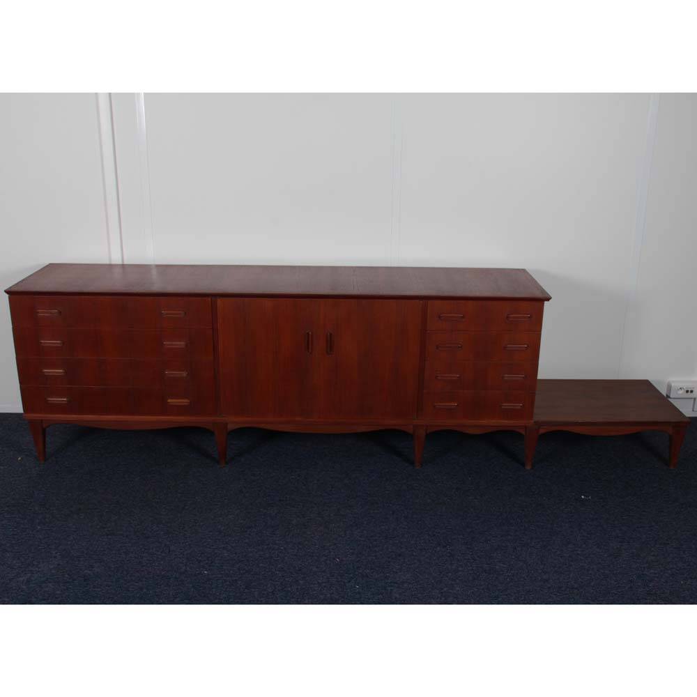 Grande enfilade vintage en bois des années 1960
