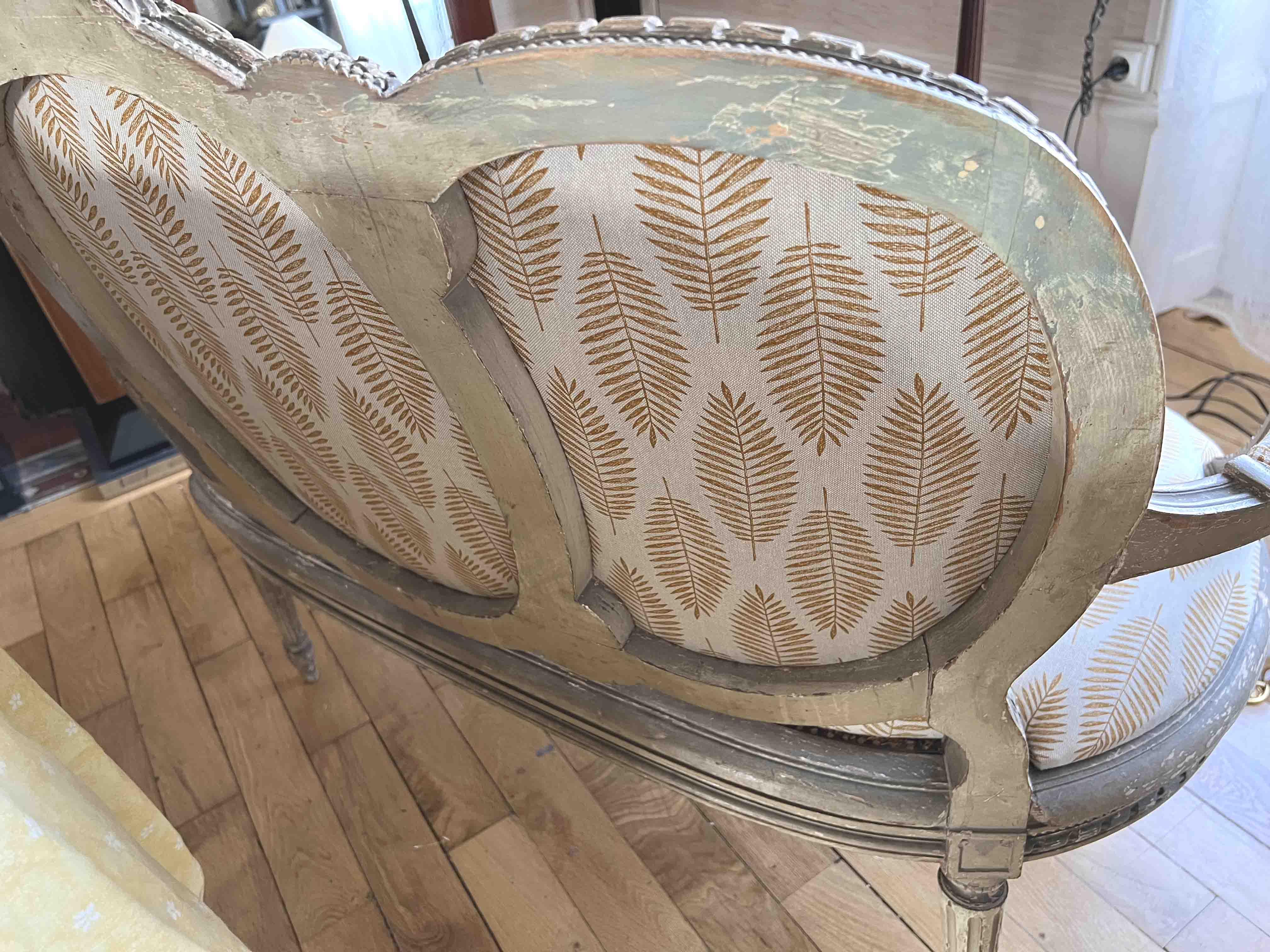 Small sofa basket Louis XVI in lacquered wood