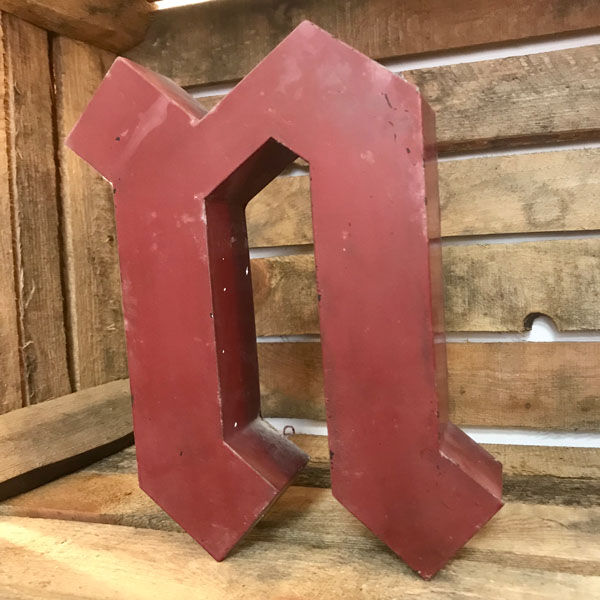Old sign letter "n"
