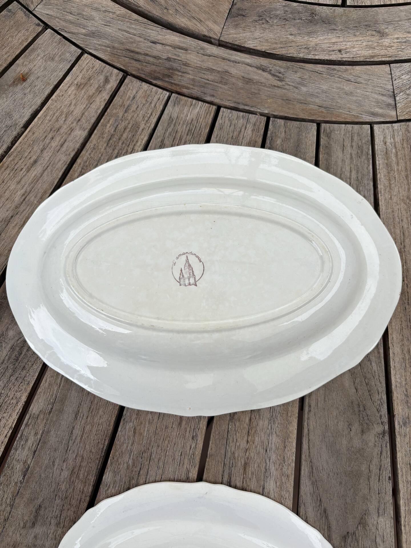 Oval plates L’Amandinoise