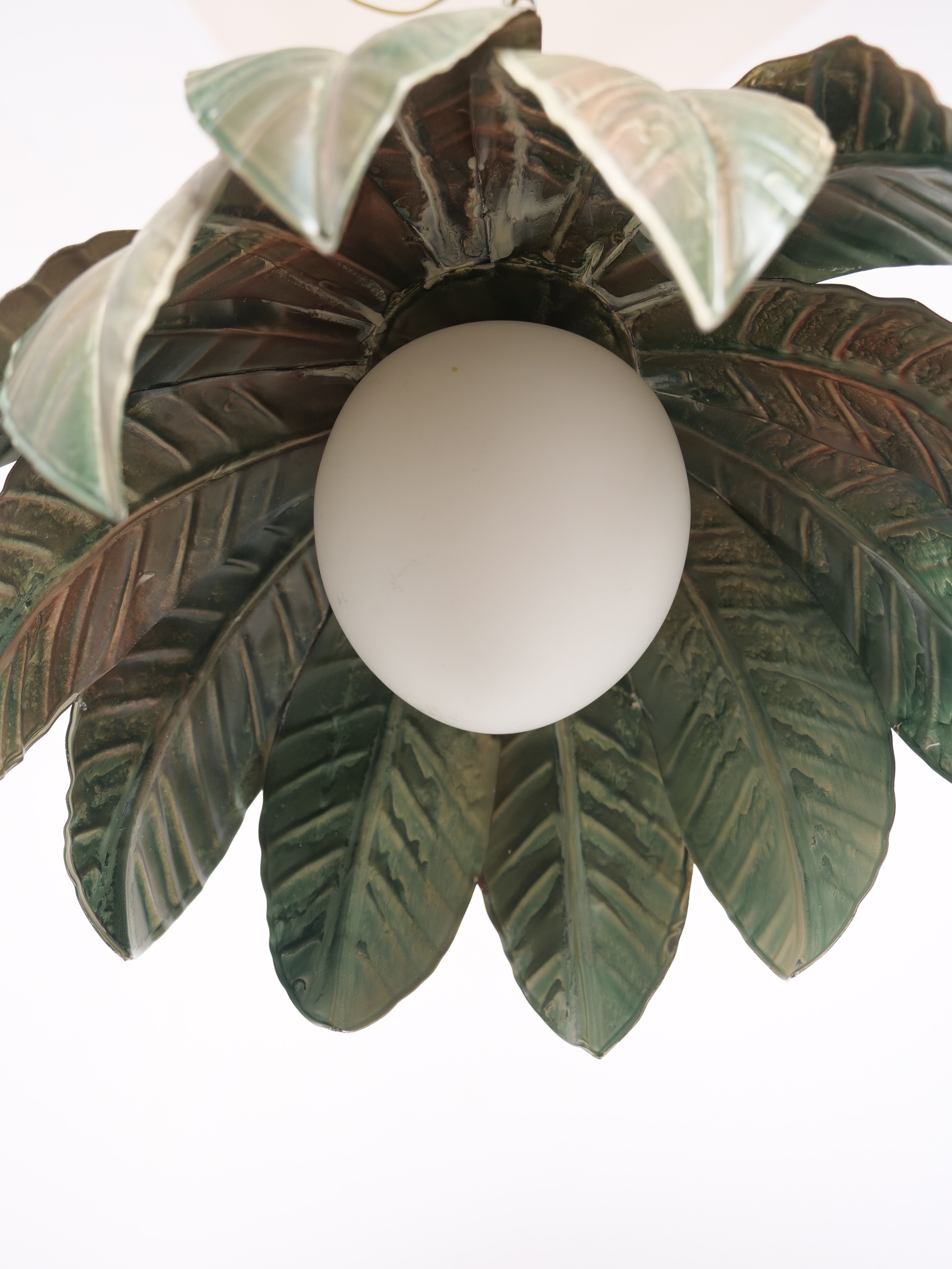 Suspension vegetal pattern green leaves