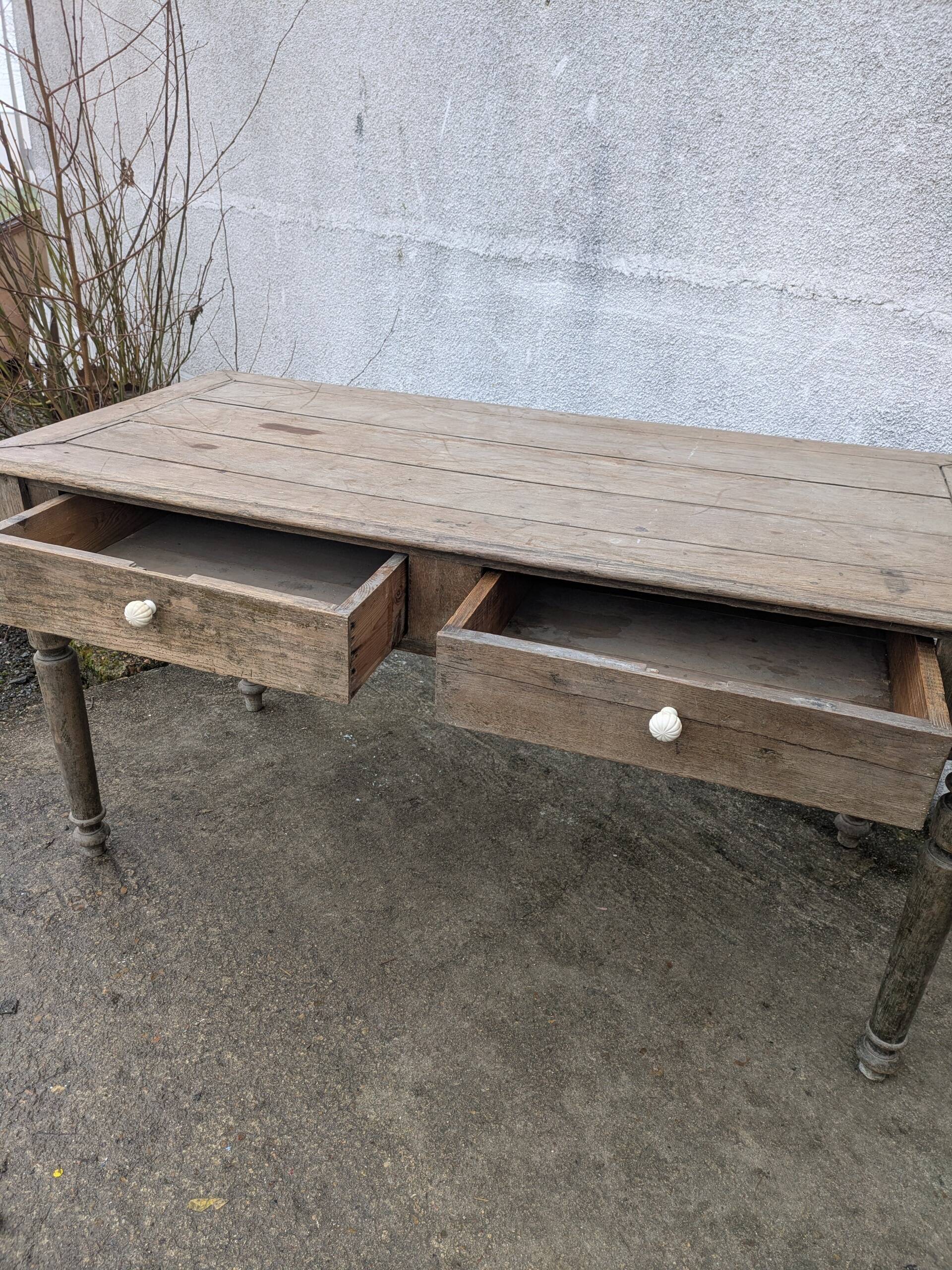 Table ancienne