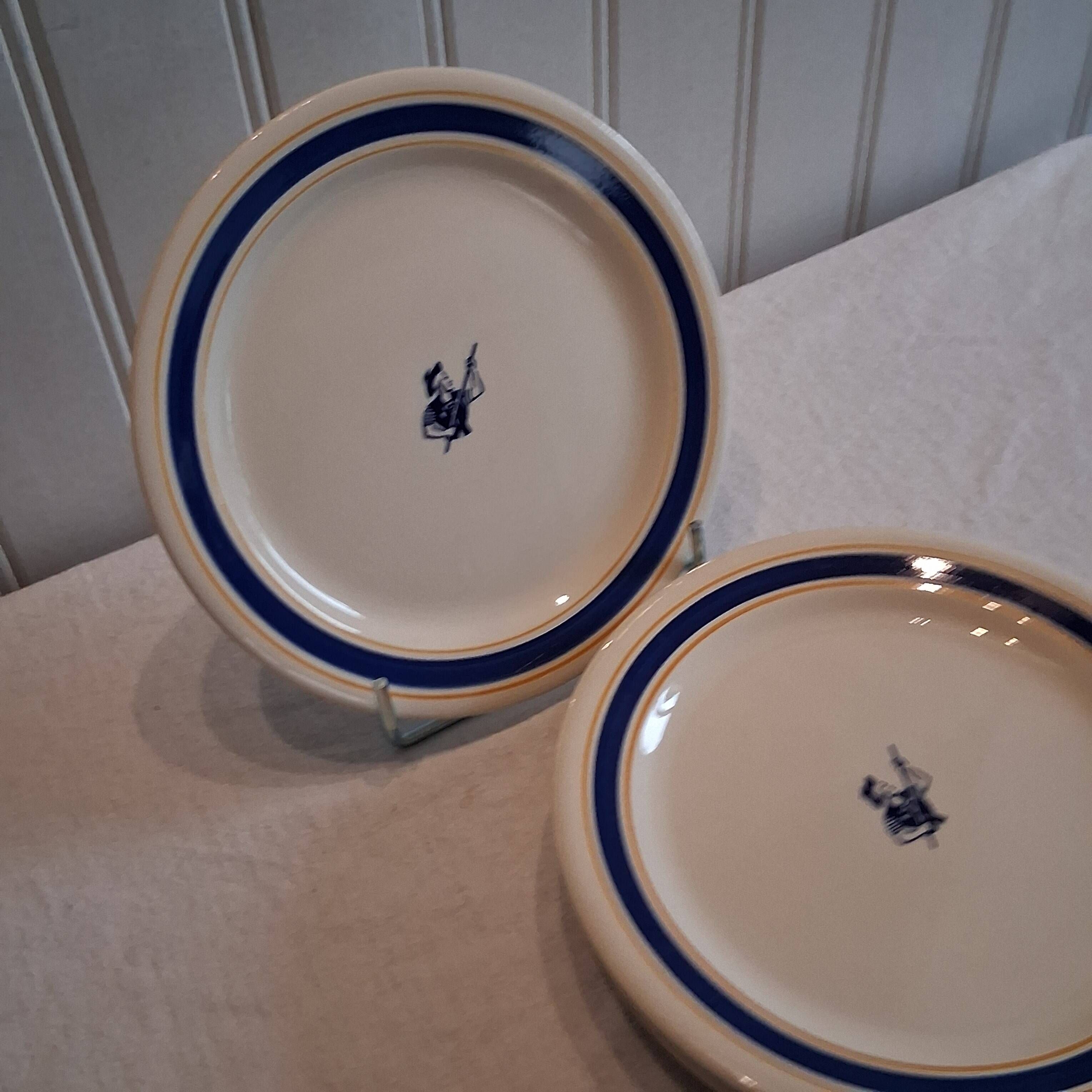 Set of 7 advertising plates from Gien "Gondolo" in good condition.
