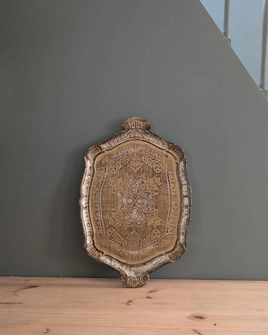 Gold and white Florentine tray – 49 x 33 cm