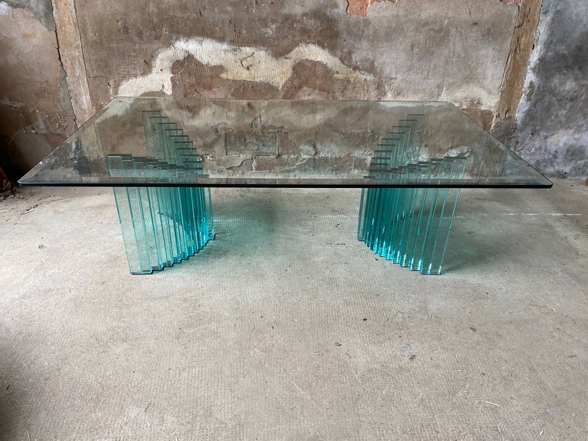 Table basse en verre teinté bleu an80