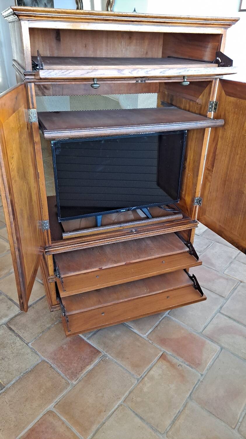 TV cabinet