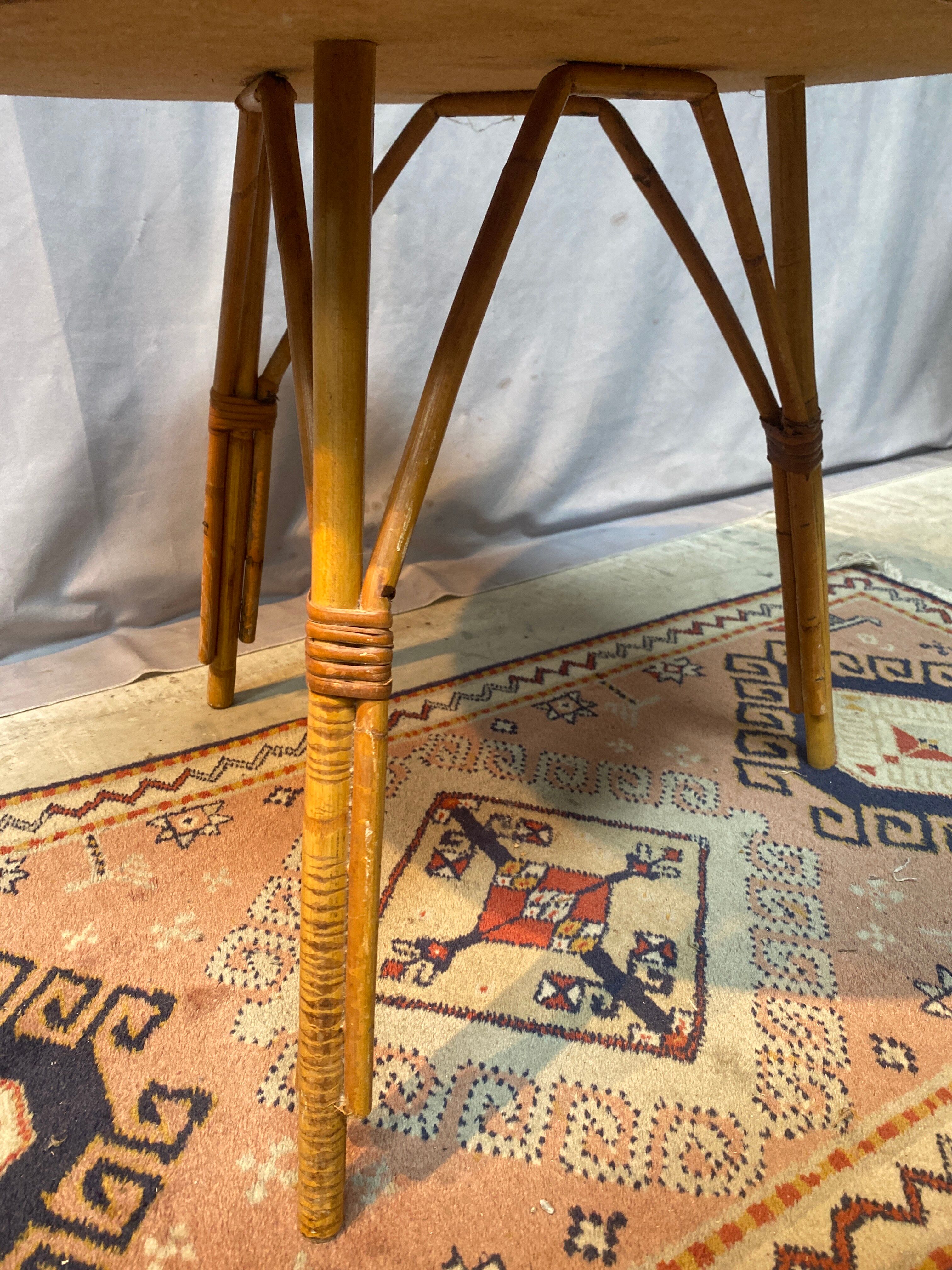Round rattan and bamboo coffee table