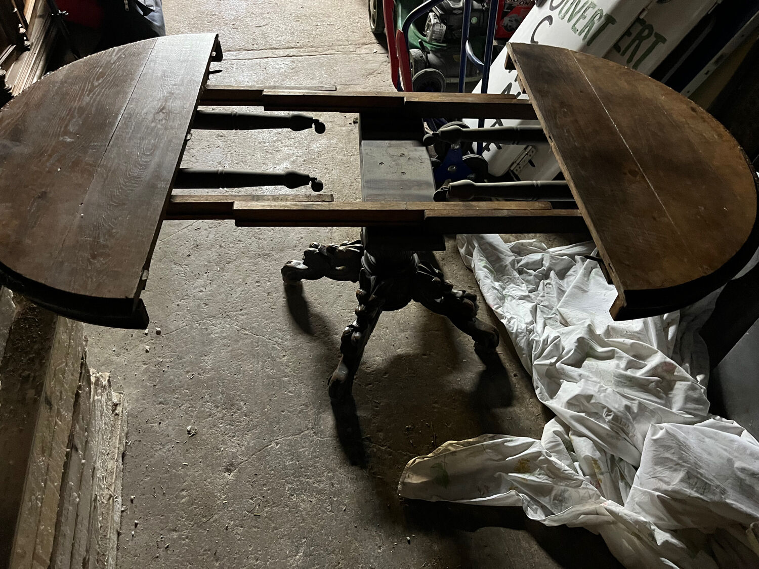 Dining table with 1930/40 system