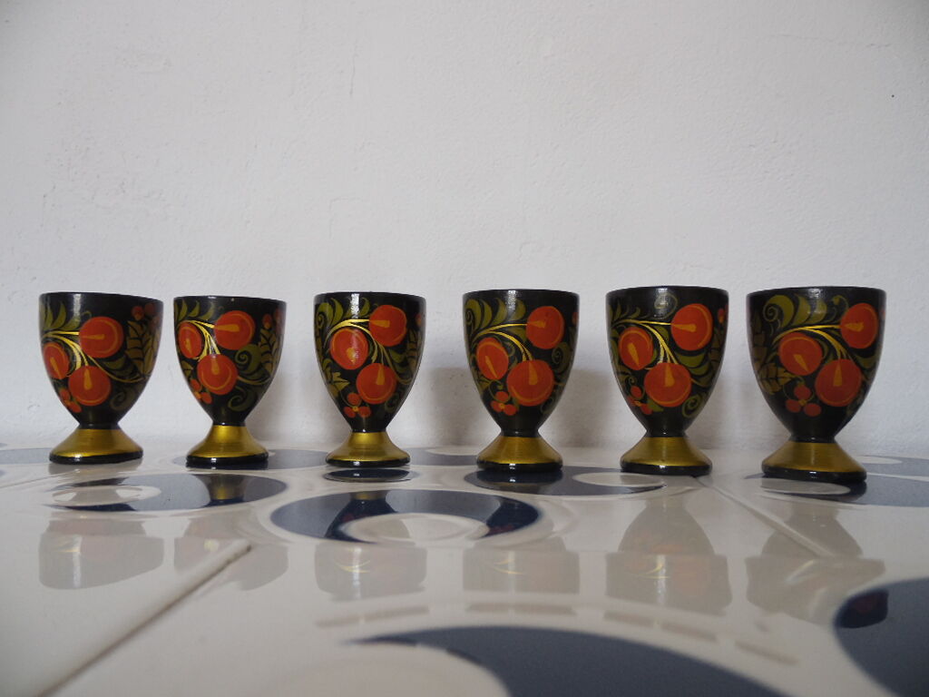 6 Wooden coquetiers Khokhloma