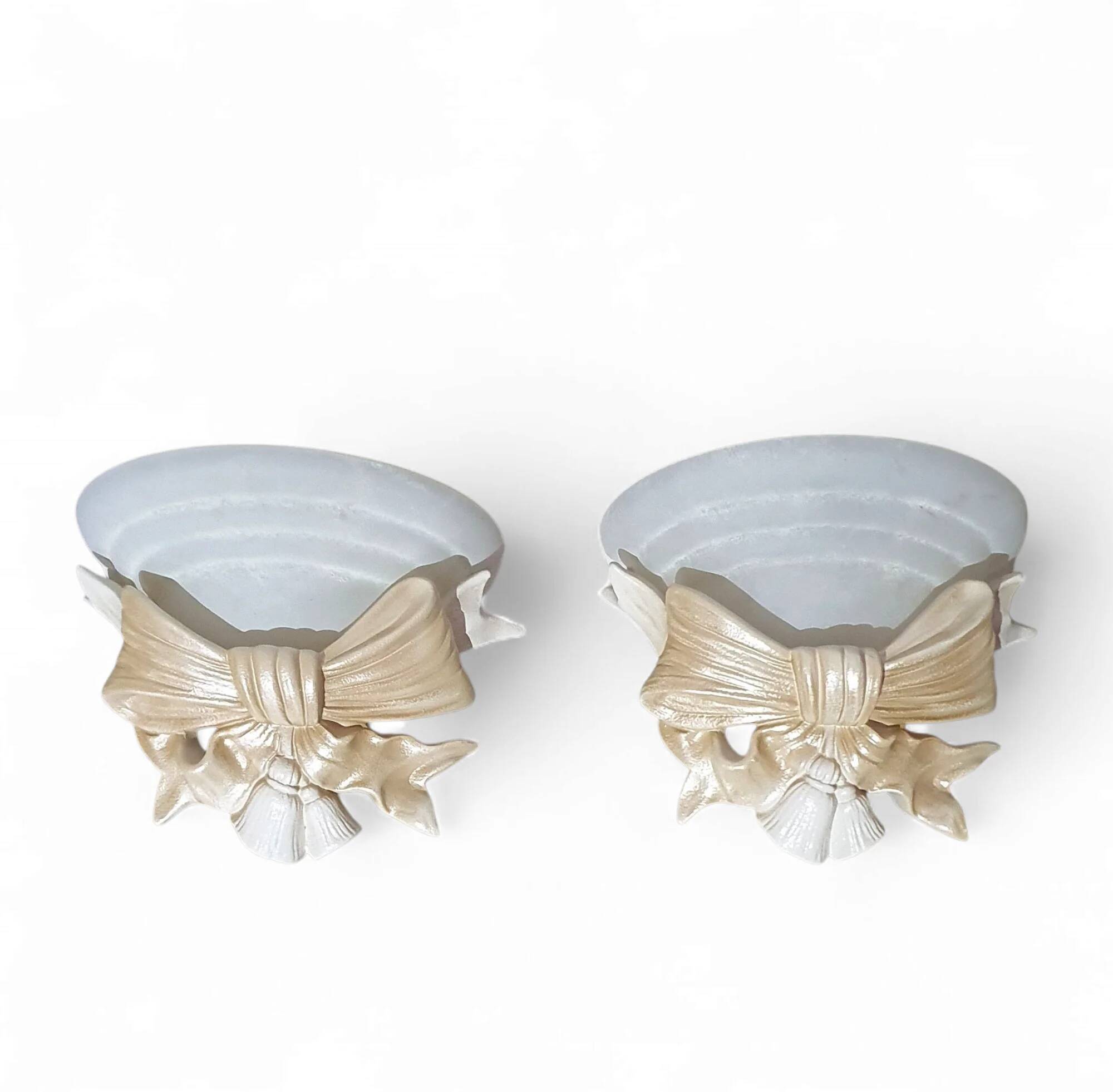 2 x resin wall lamps