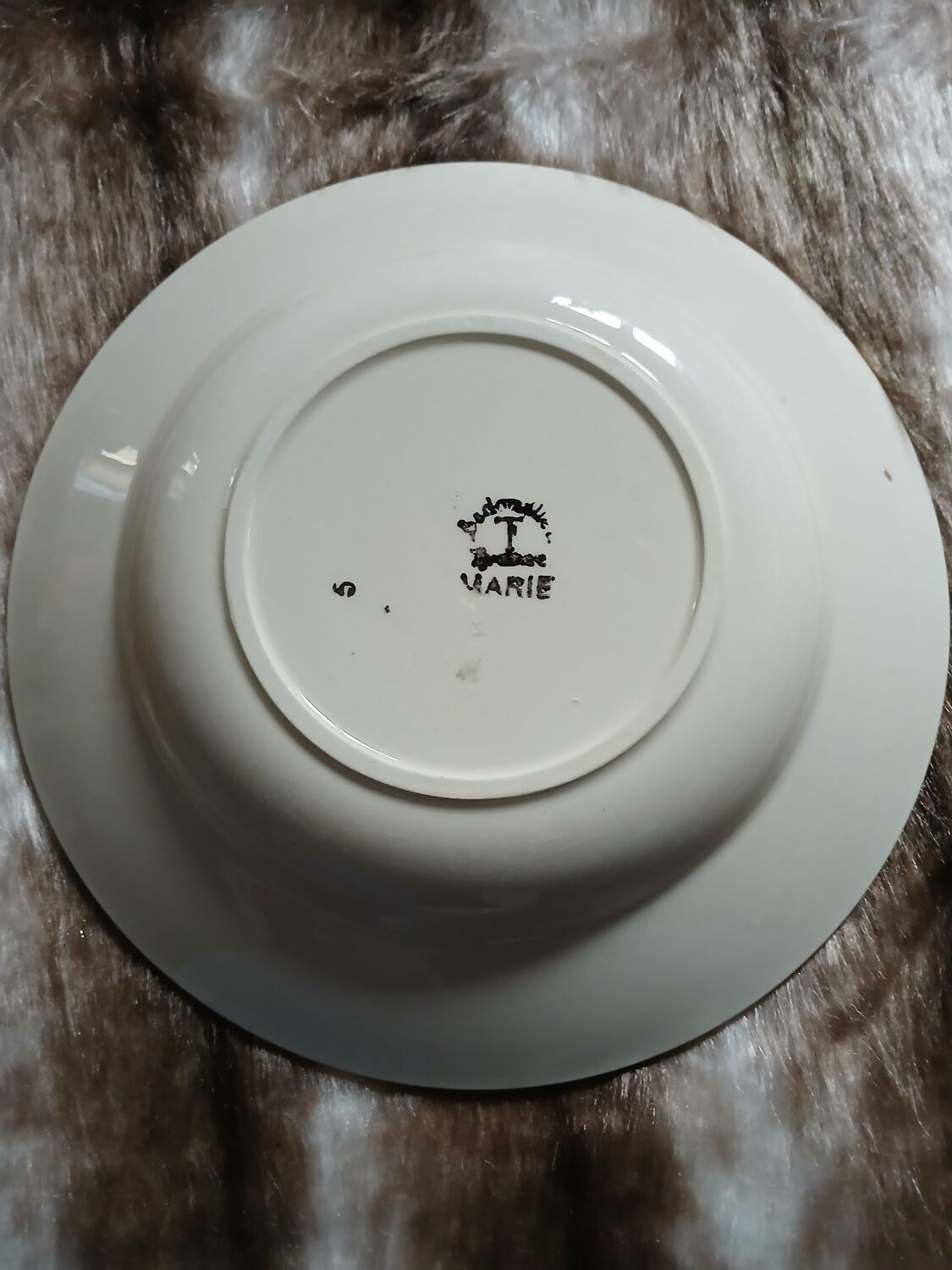6 mismatched antique deep plates