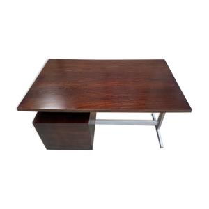 Bureau modèle F330 par Étienne
