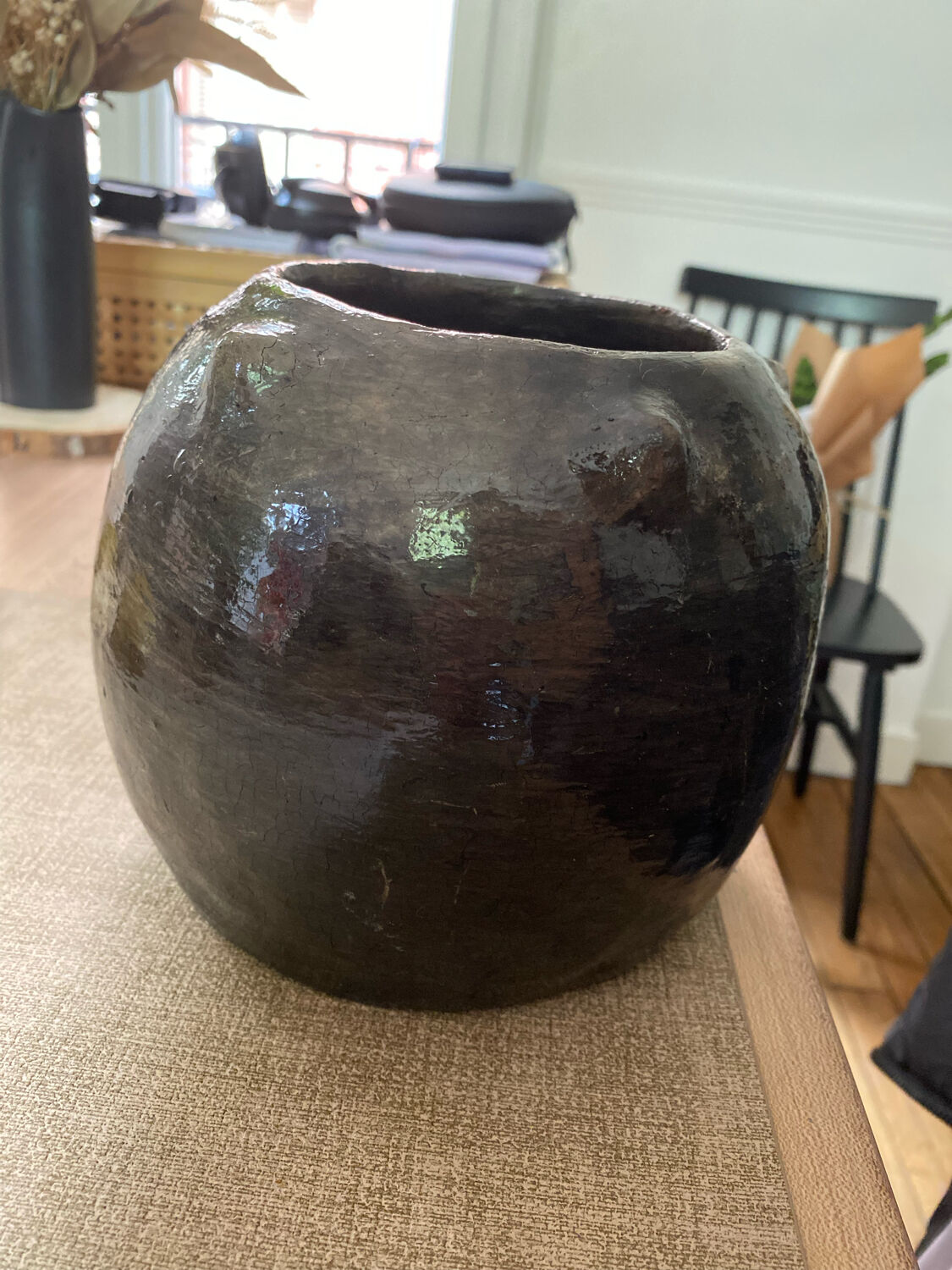 Sejnane brown vase varnished