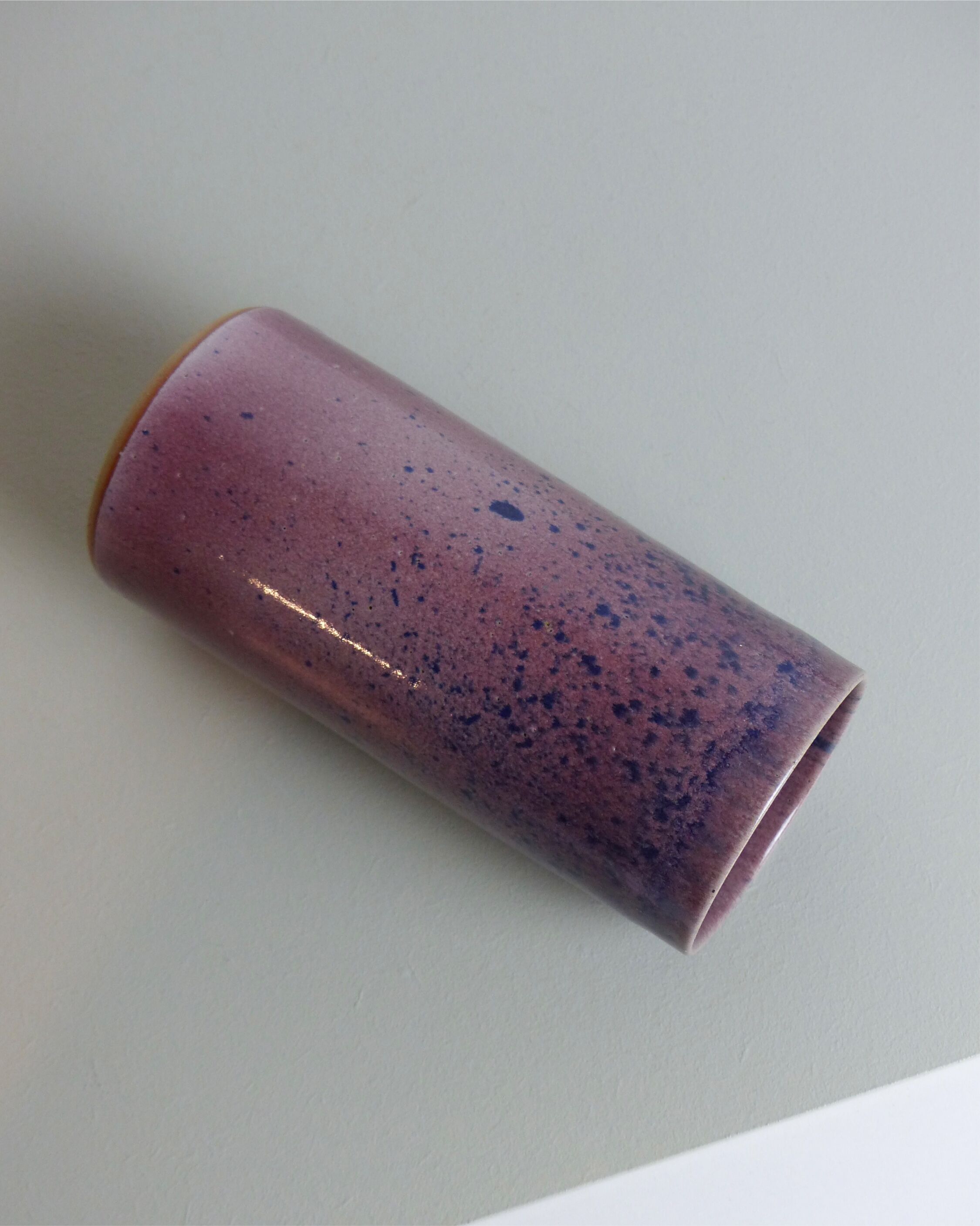 Vase roll pink and blue signed