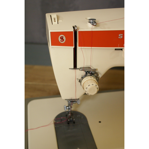 Machine à coudre SINGER 367 année 1976 - Parfait état | Selency