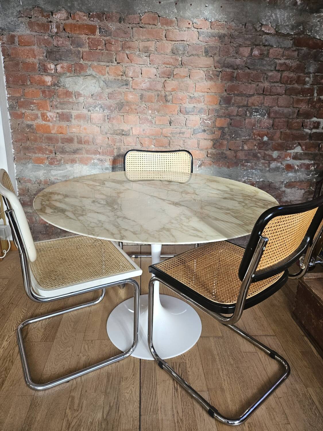 Table Eero by Knoll 1970