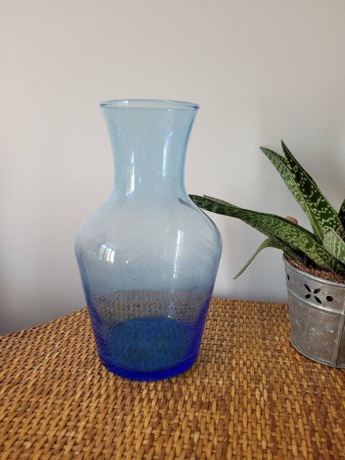 (Large) blue bubble bulb vase