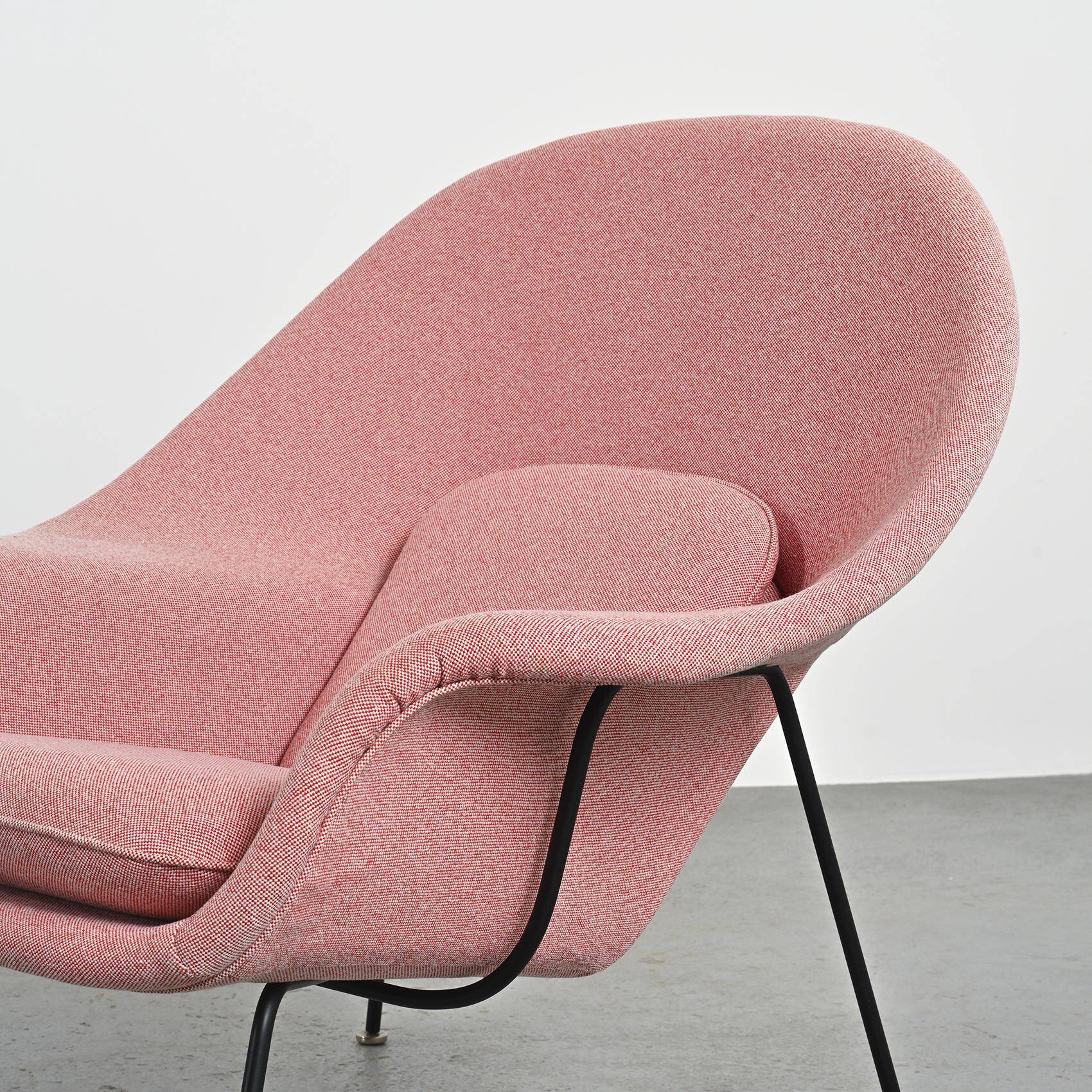 Womb Chair 1st edition by Eero Saarinen, Knoll circa 1948.