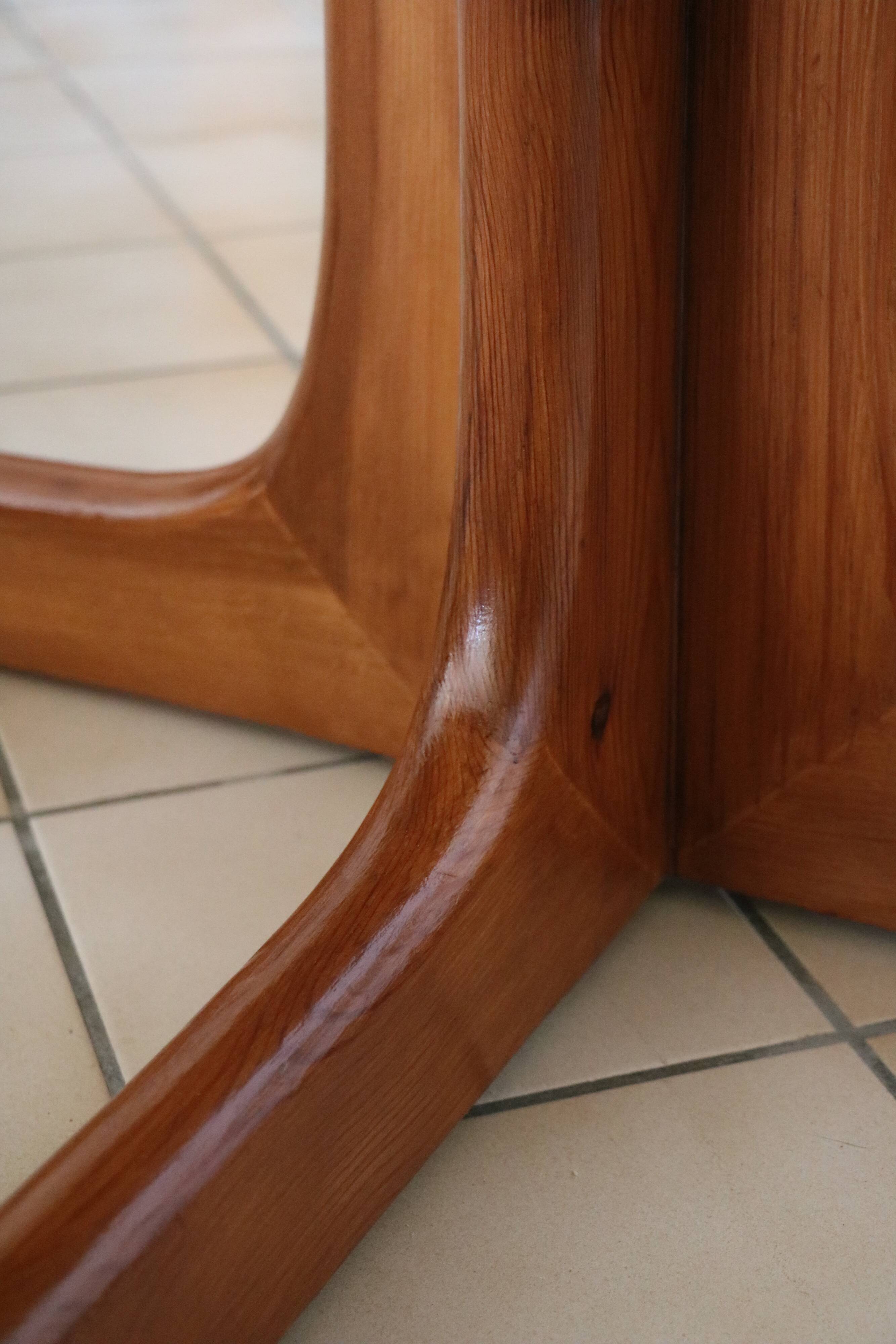 Extendable round table, solid wood, 1970