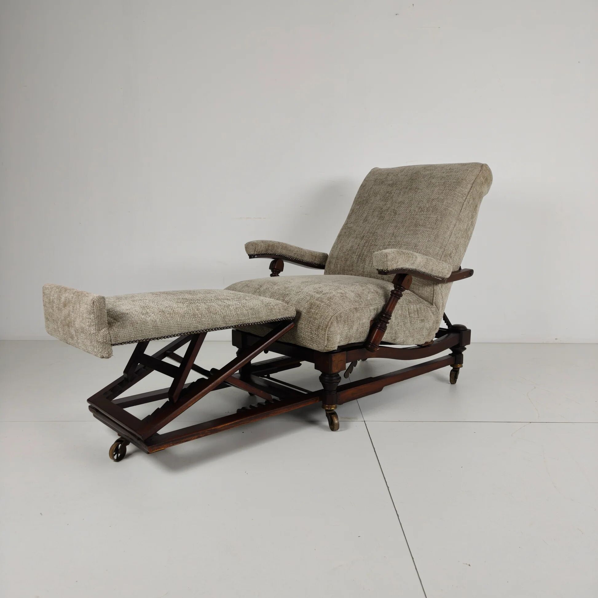 English reclining library chair (circa 1860)