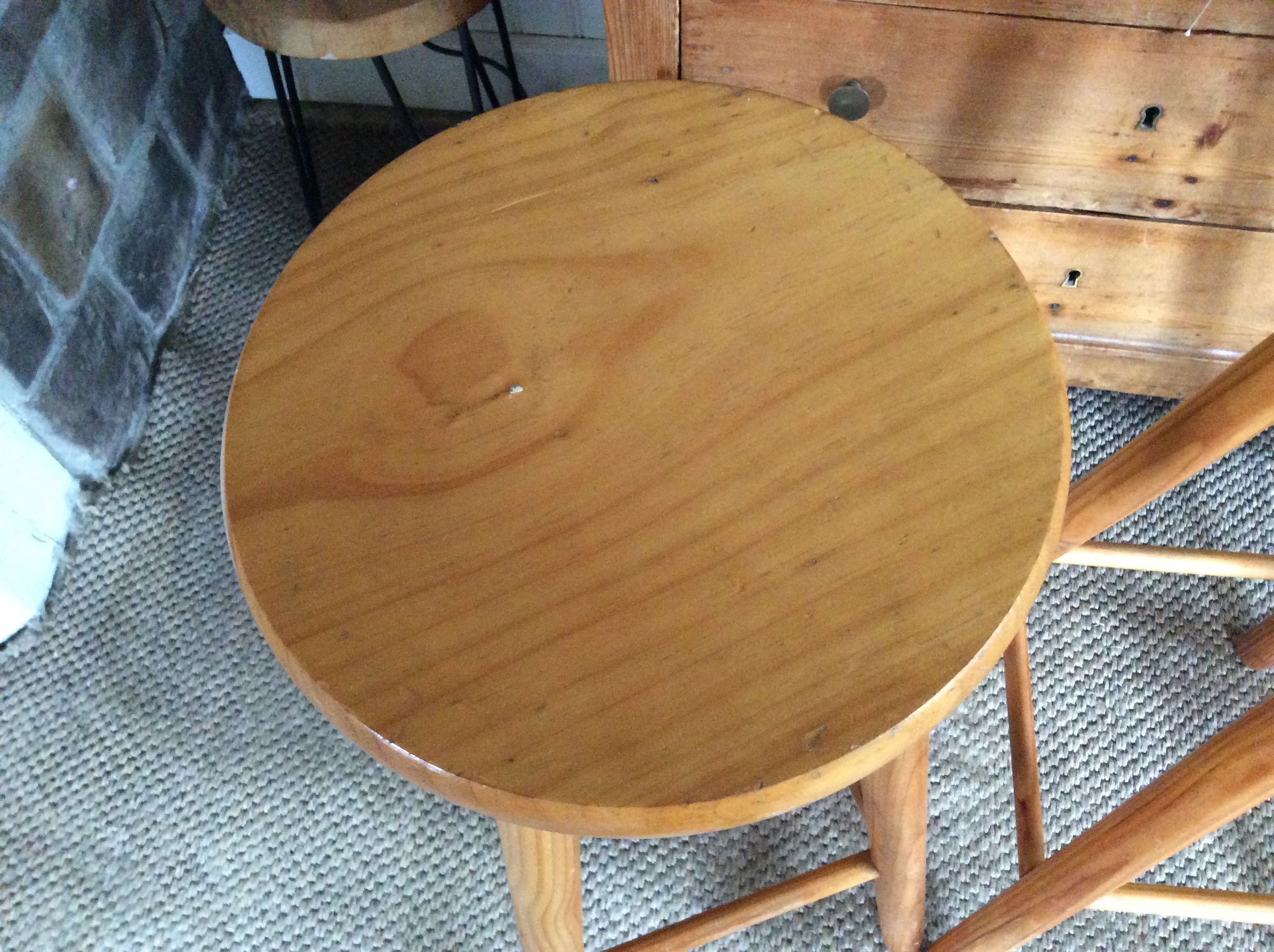 3 bar stools
