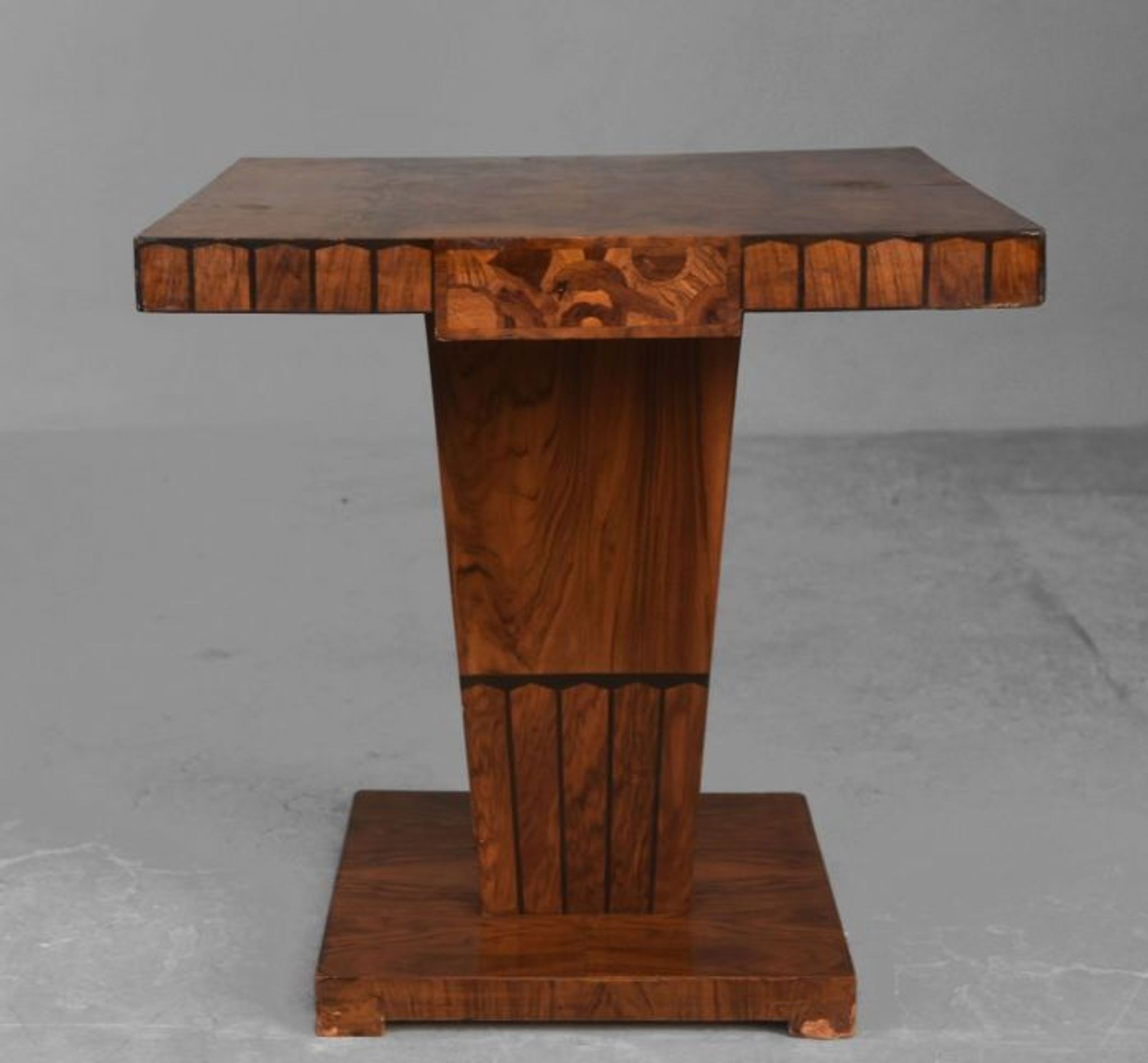 Guéridon carré Art déco 1930 marqueté de noyer