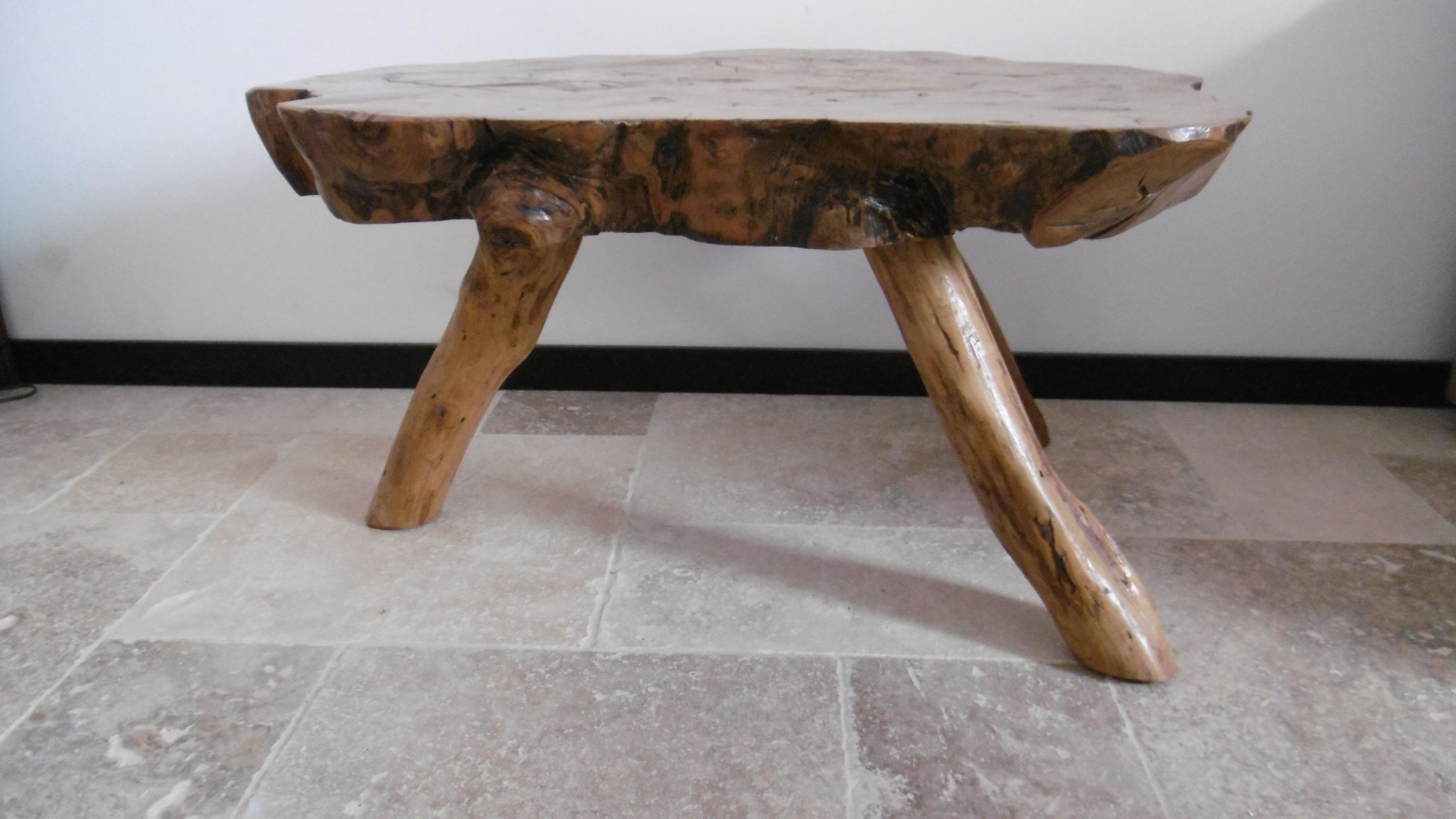 Coffee table in solid elm wood