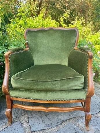 Paire de fauteuils vintage en bois massif et velours vert