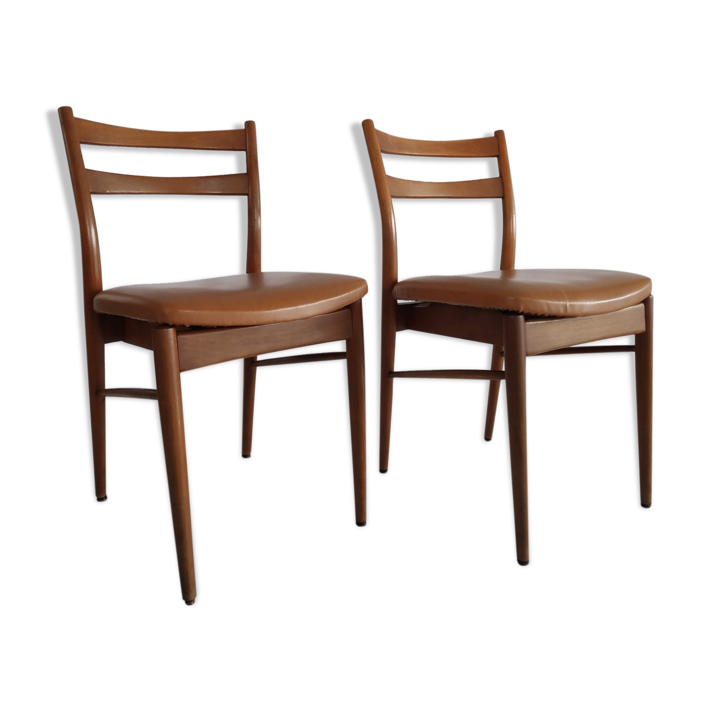 Paire de chaises scandinaves vintage des années 60 en bois et skaï