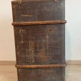 Ancienne malle en toile avec renforts en bois
