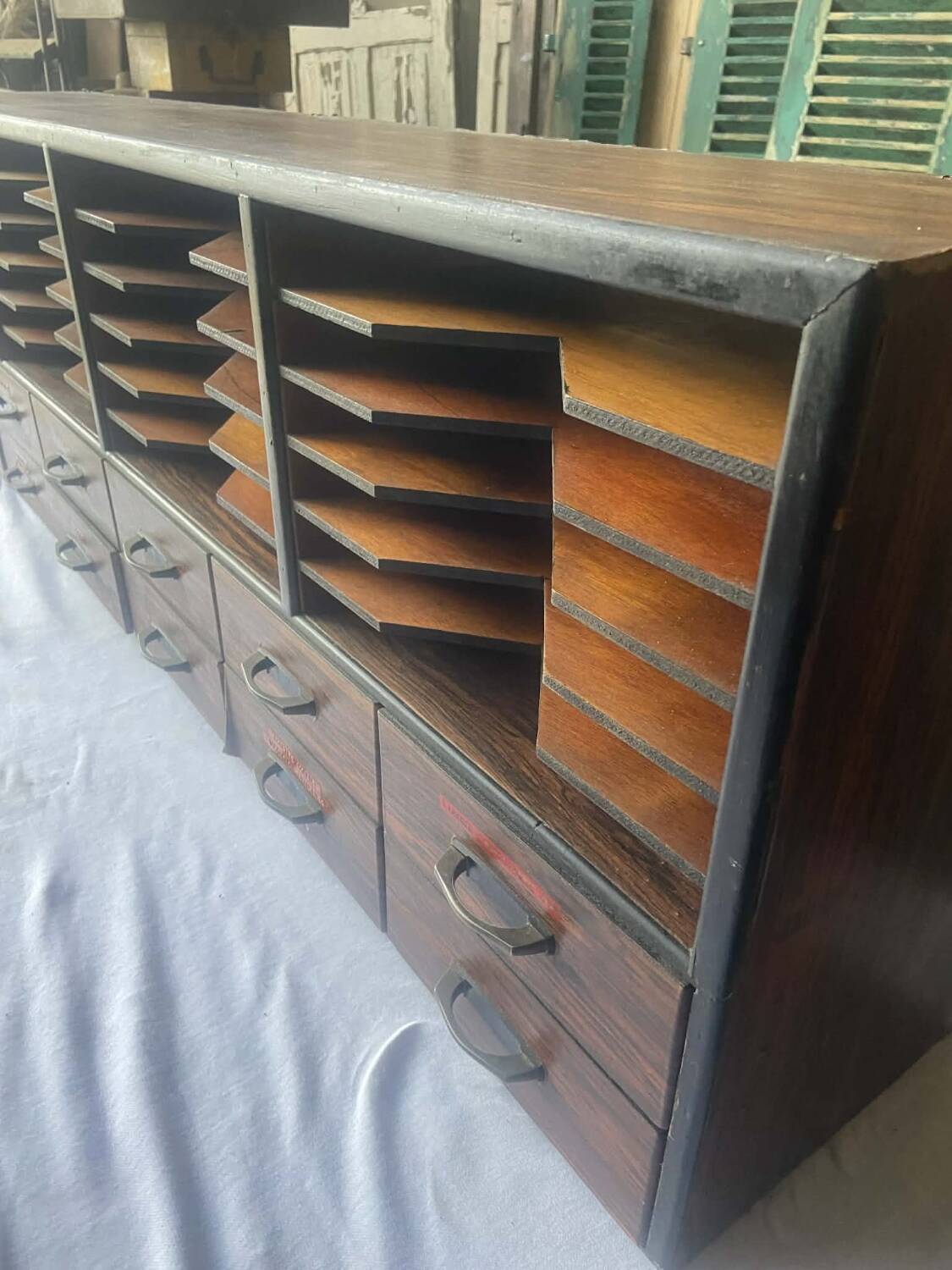 Workshop furniture with compartments and drawers