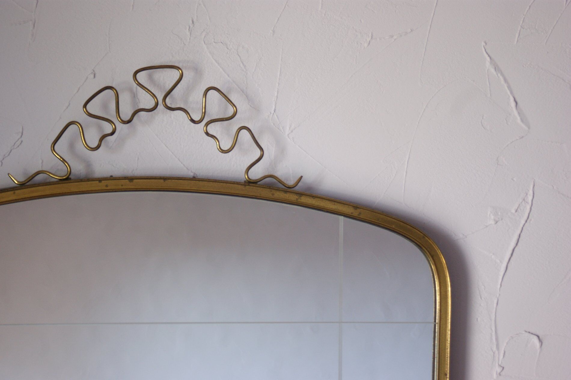 Miroir mural avec couronne en laiton de Münchner Zierspiegel