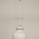 Suspension des années 70 en opaline blanche