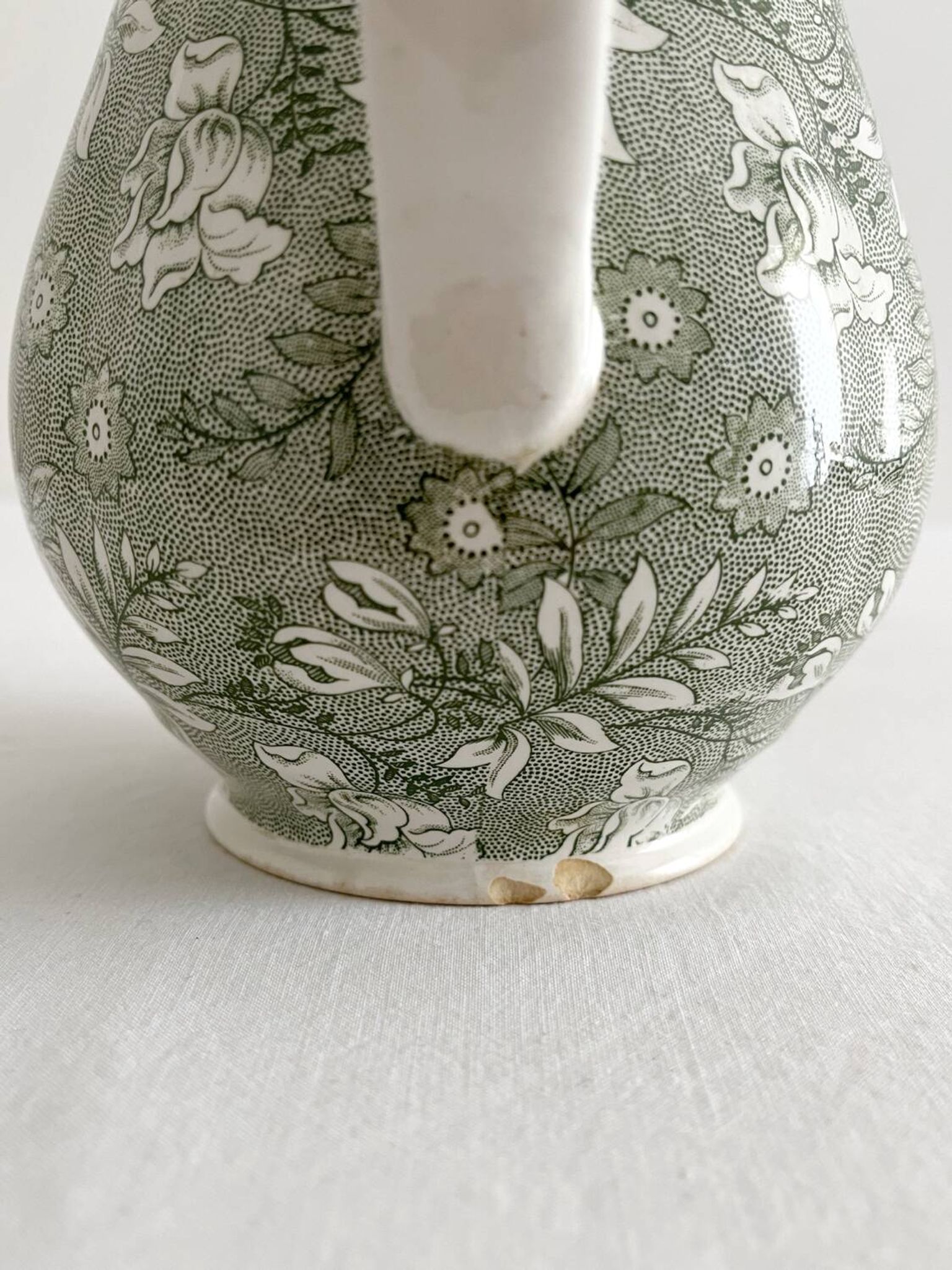 Royal Tudor Velvet Grindley of Stoke vintage English earthenware teapot.