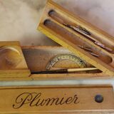 Plumier à étage en bois utilisé
