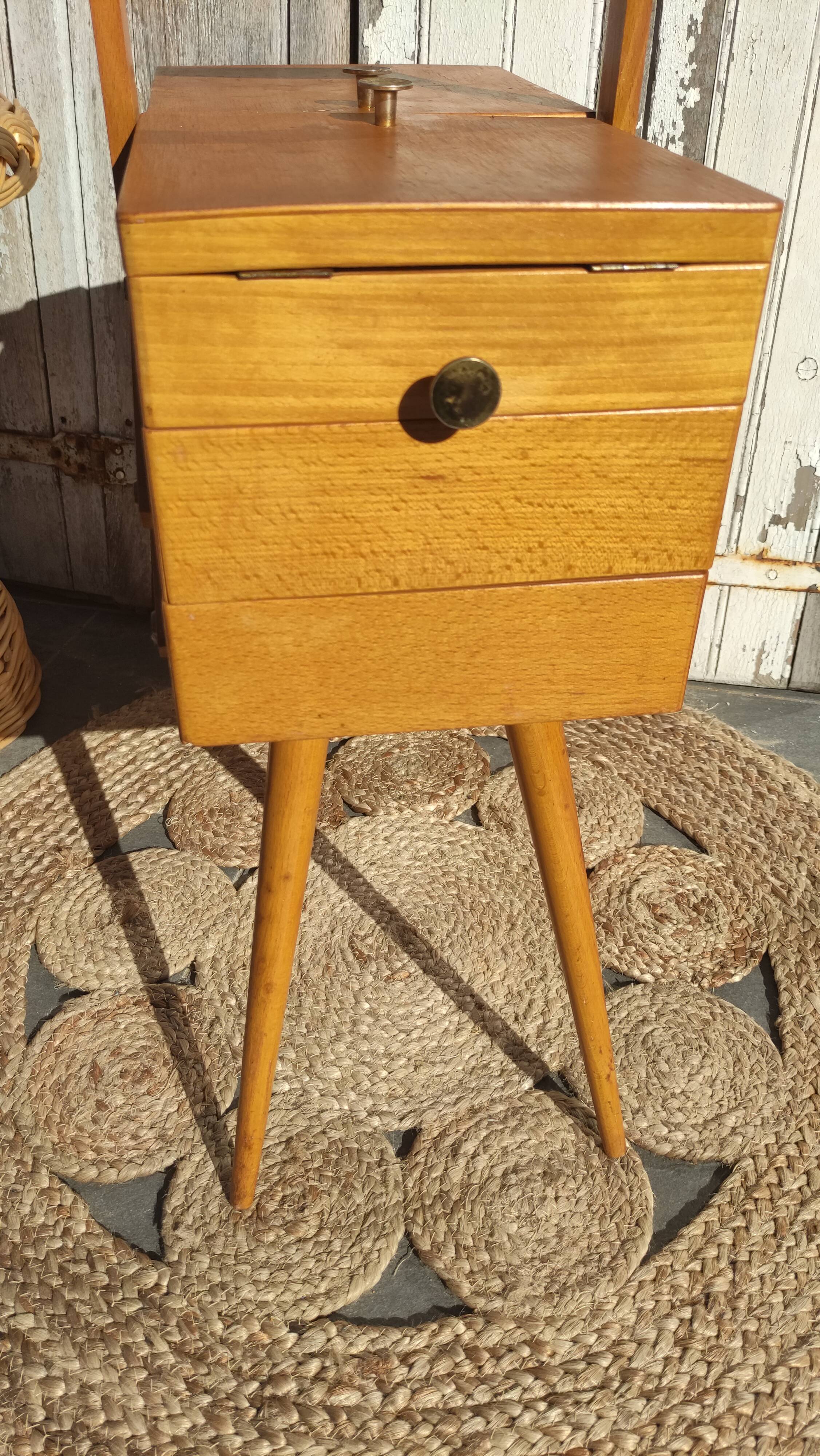 Vintage worker compass feet from the 50s