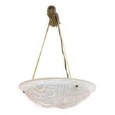Suspension en verre opaque signée Degué, époque Art déco