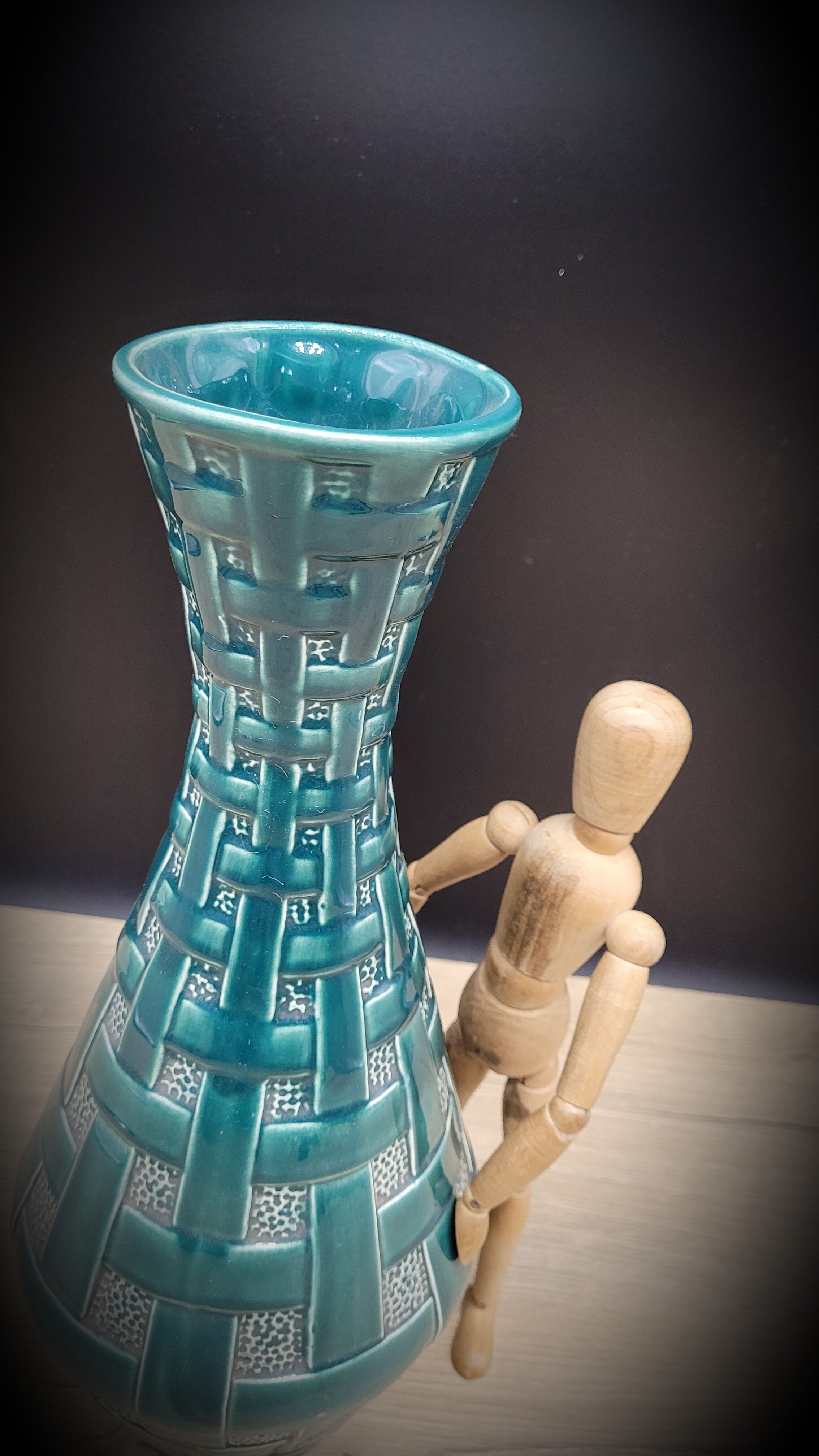 Vase style West Germany braided green 3458