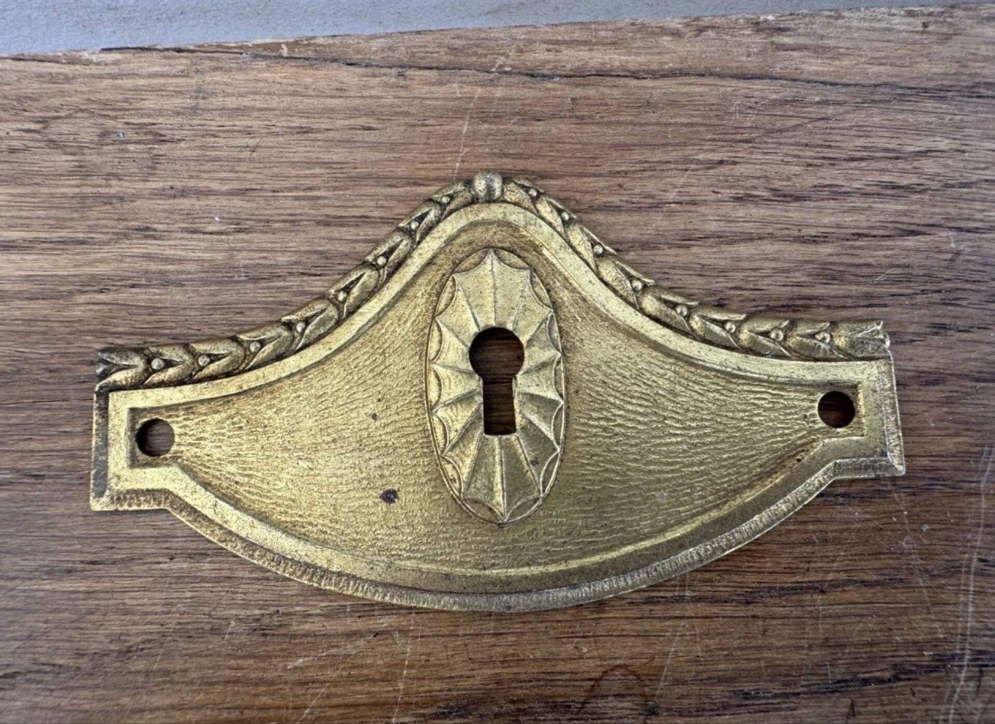 4 antique bronze/gilded brass lock plates Louis XV furniture Na