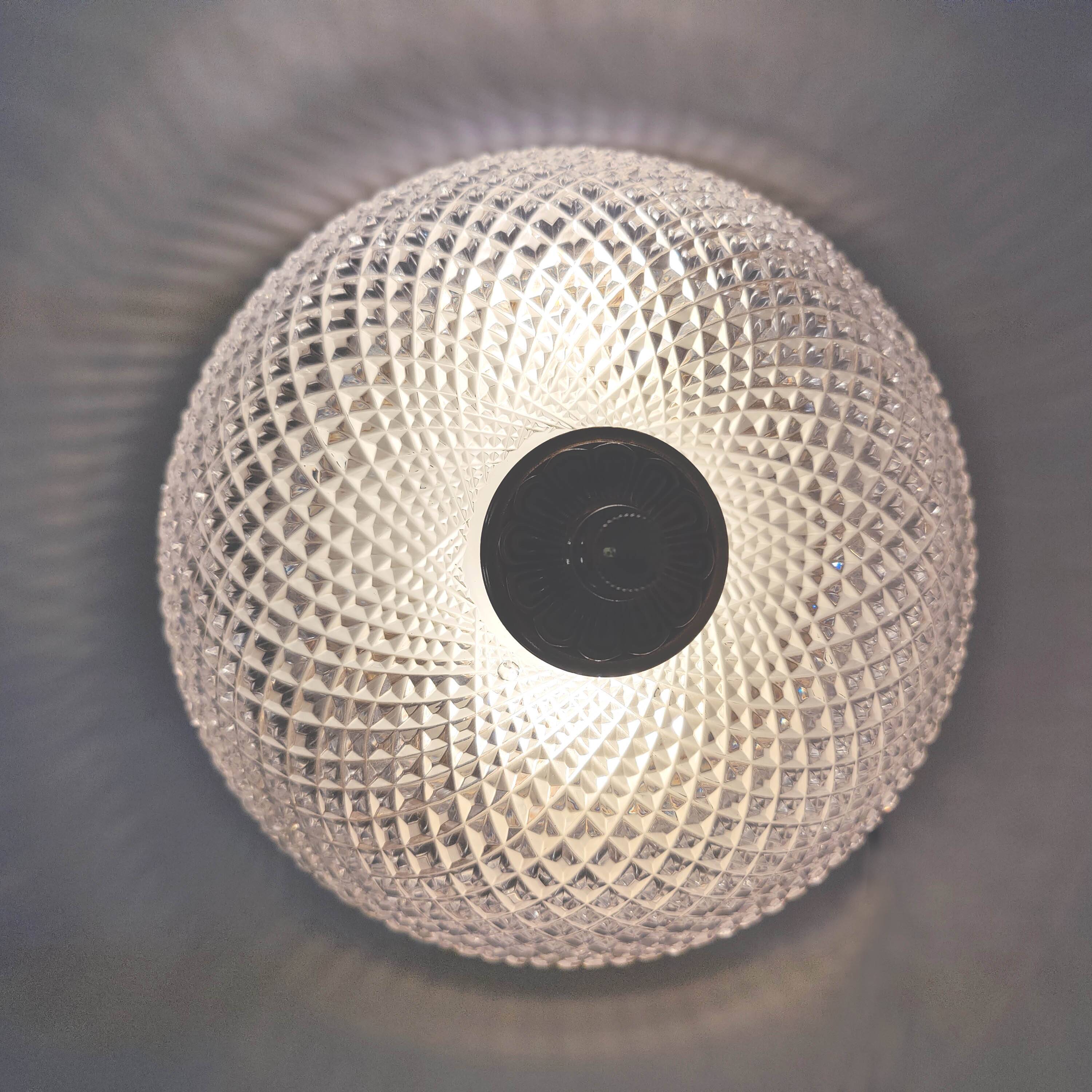 Ceiling lamp round brass wall lamp and diamond-tipped brass