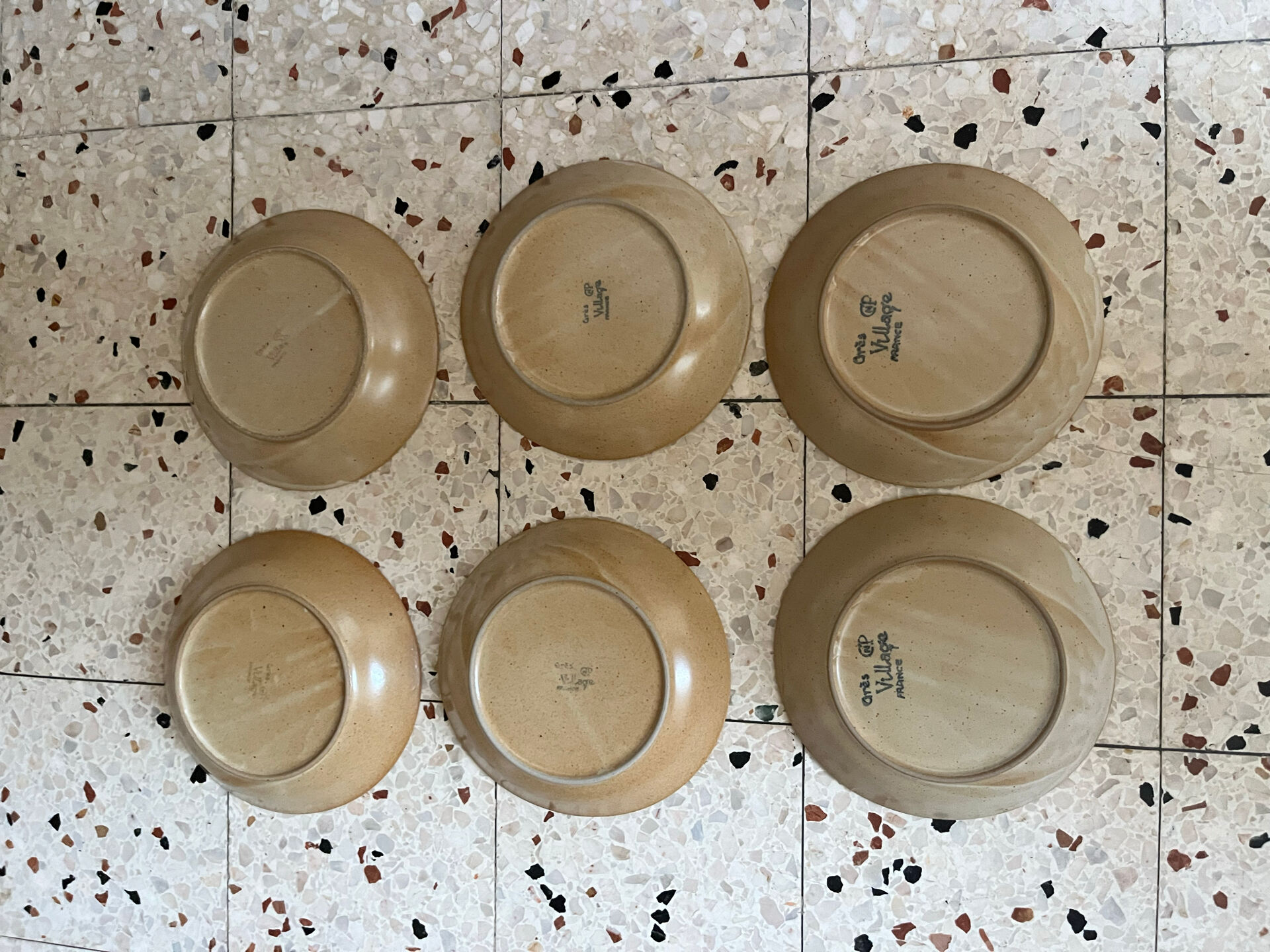 6 deep plates in stoneware
