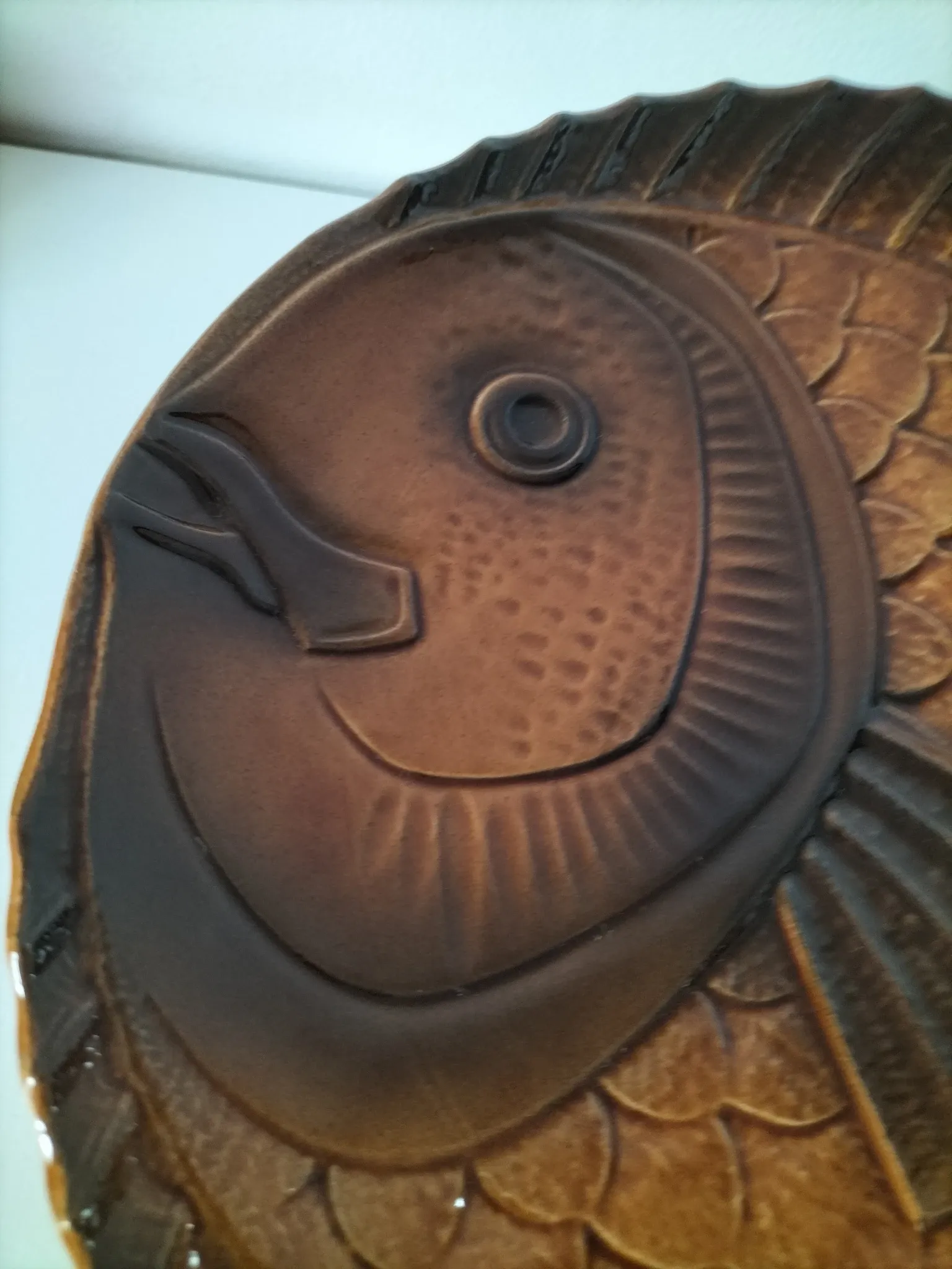 6 antique fish barbotine plates – Saint-Clément