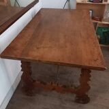 Table espagnole en noyer massif, XVIIeme