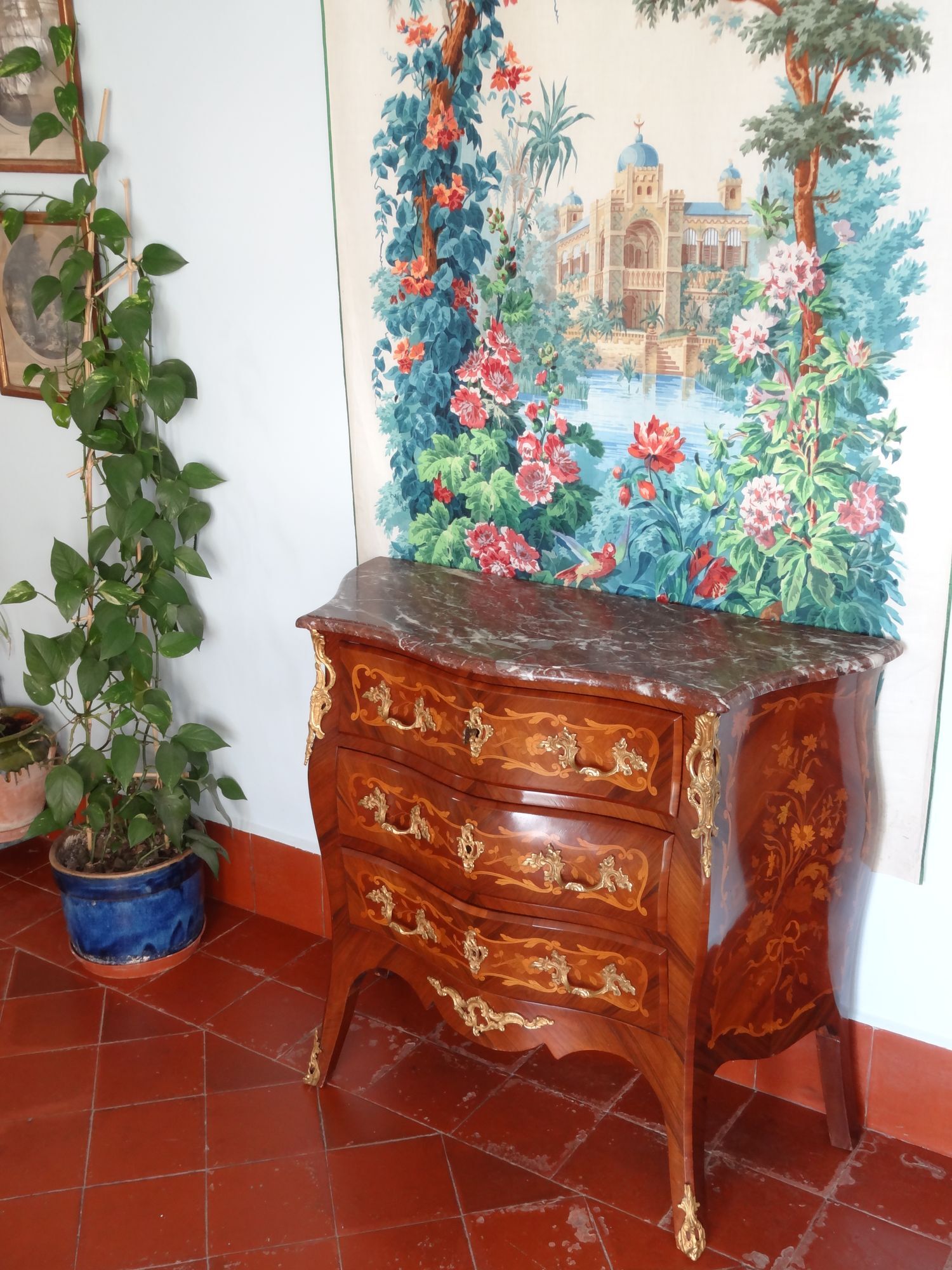 Louis XV inlaid chest of drawers in amaranth and mahogany veneer 101 x 89 cm
