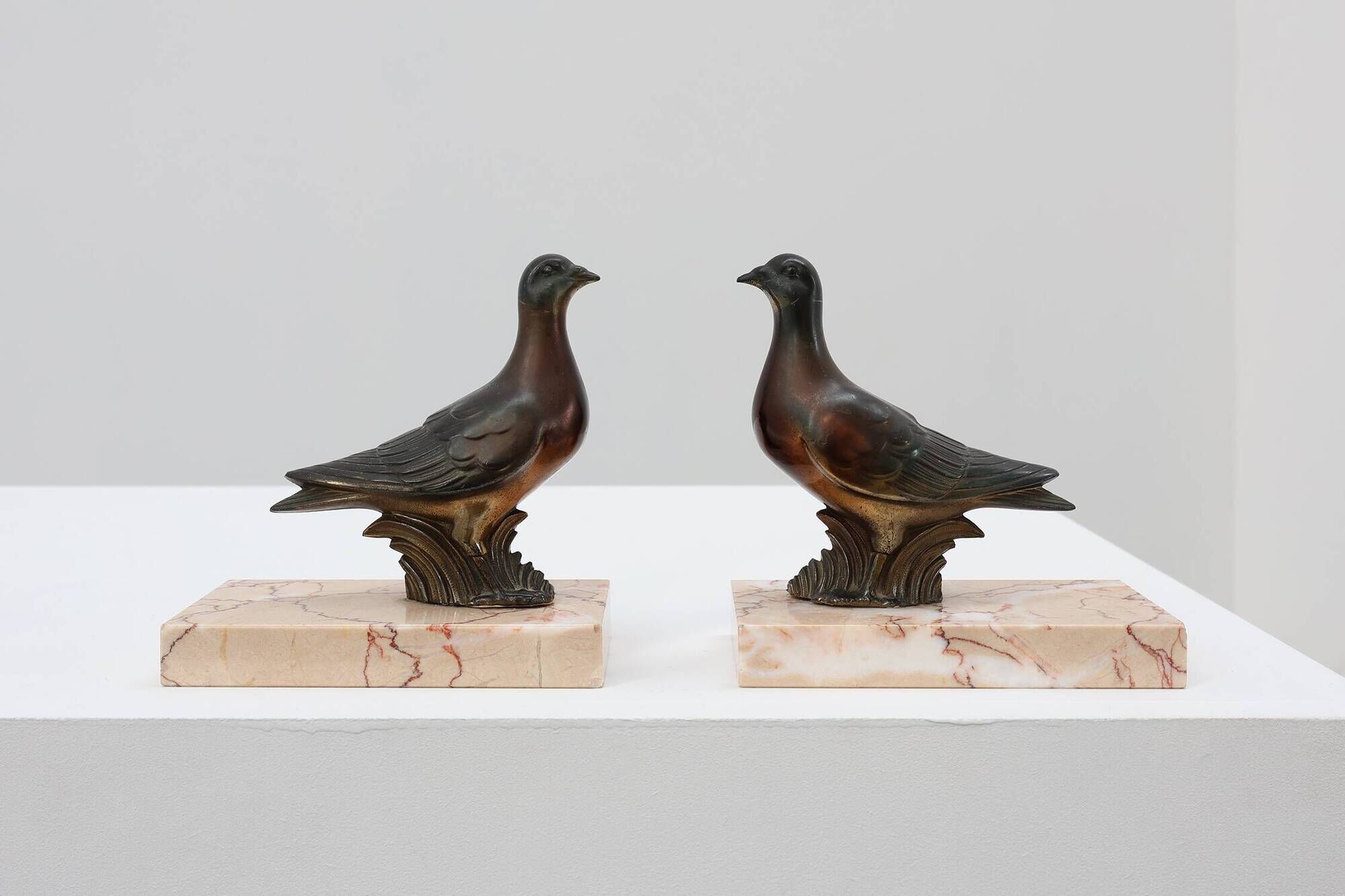 Pair of Art Deco marble and bronze “Dove” bookends, France 1930s