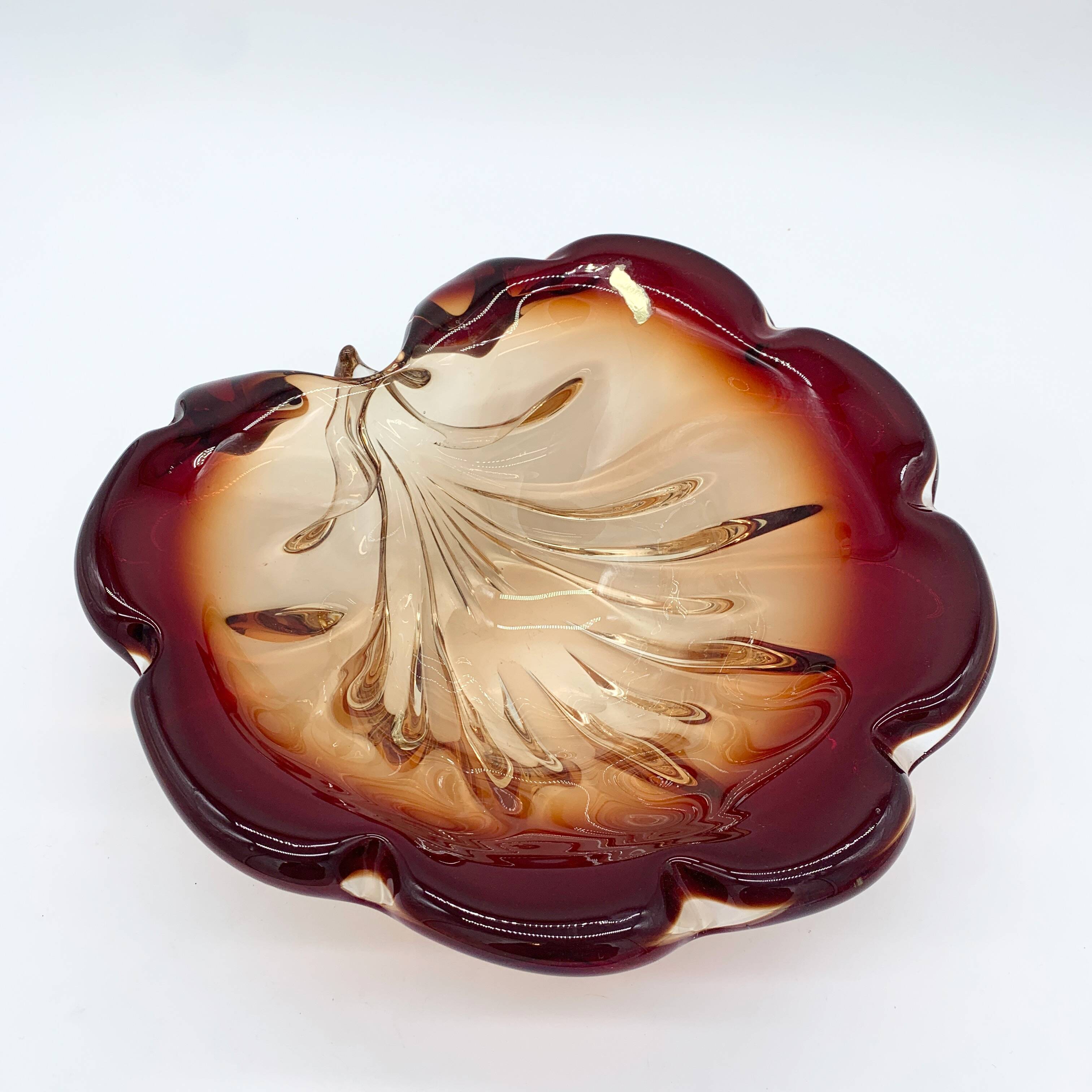 Large vintage Murano glass shell, 1960