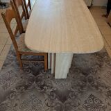 Table manger travertin.