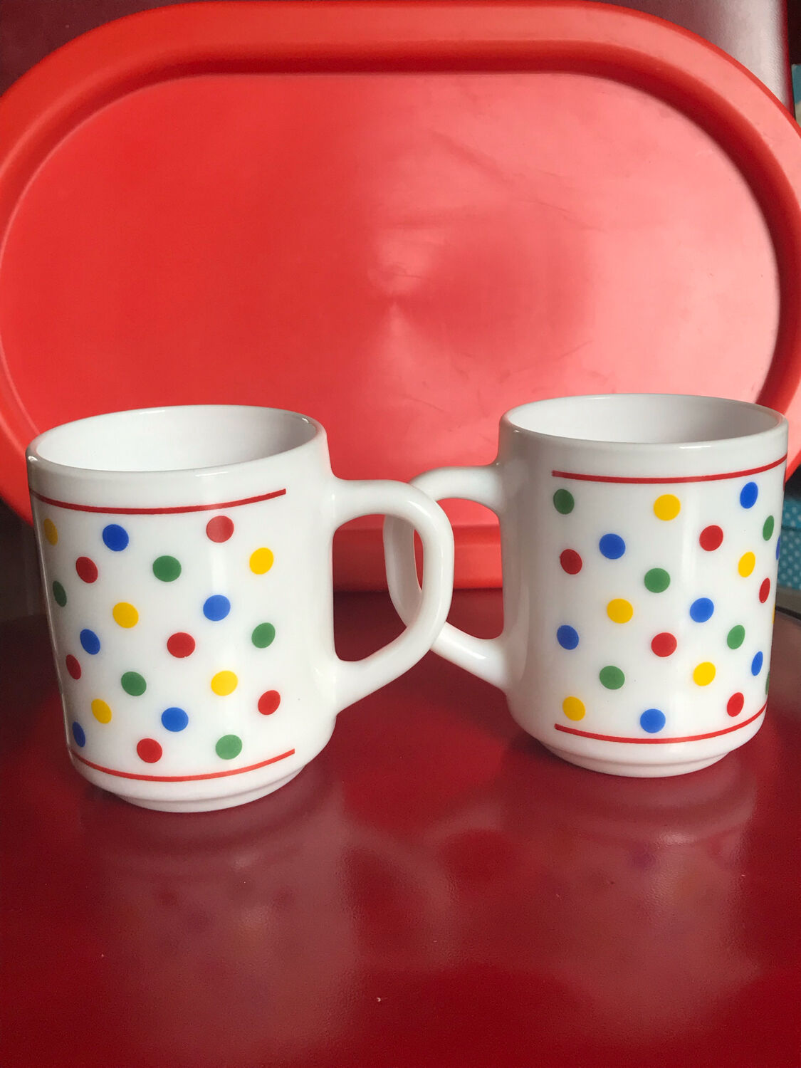 Lot de deux mug arcopal à pois vintage