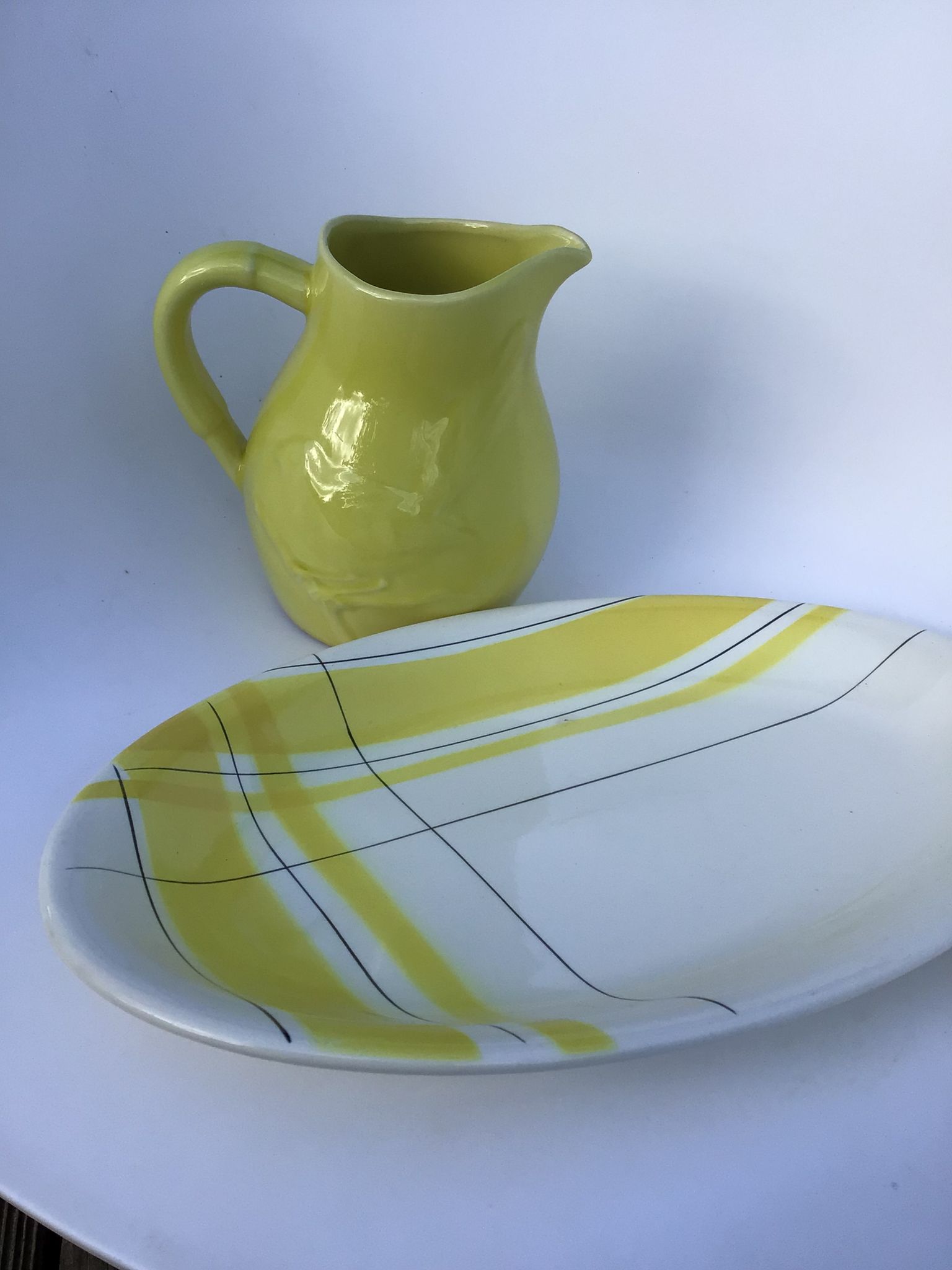 Yellow pitcher bird earthenware Vercor light relief