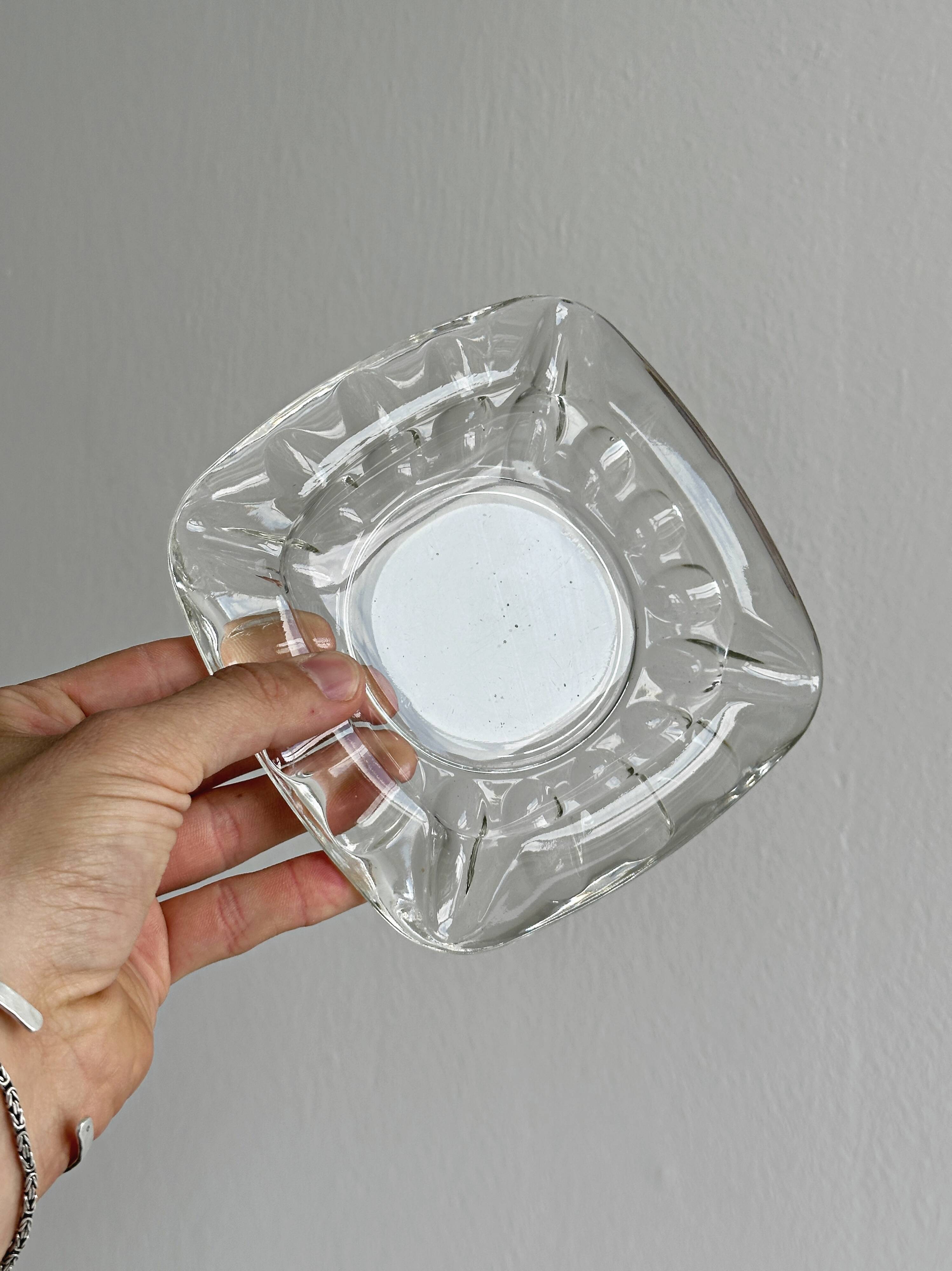 Cendrier vintage en verre translucide